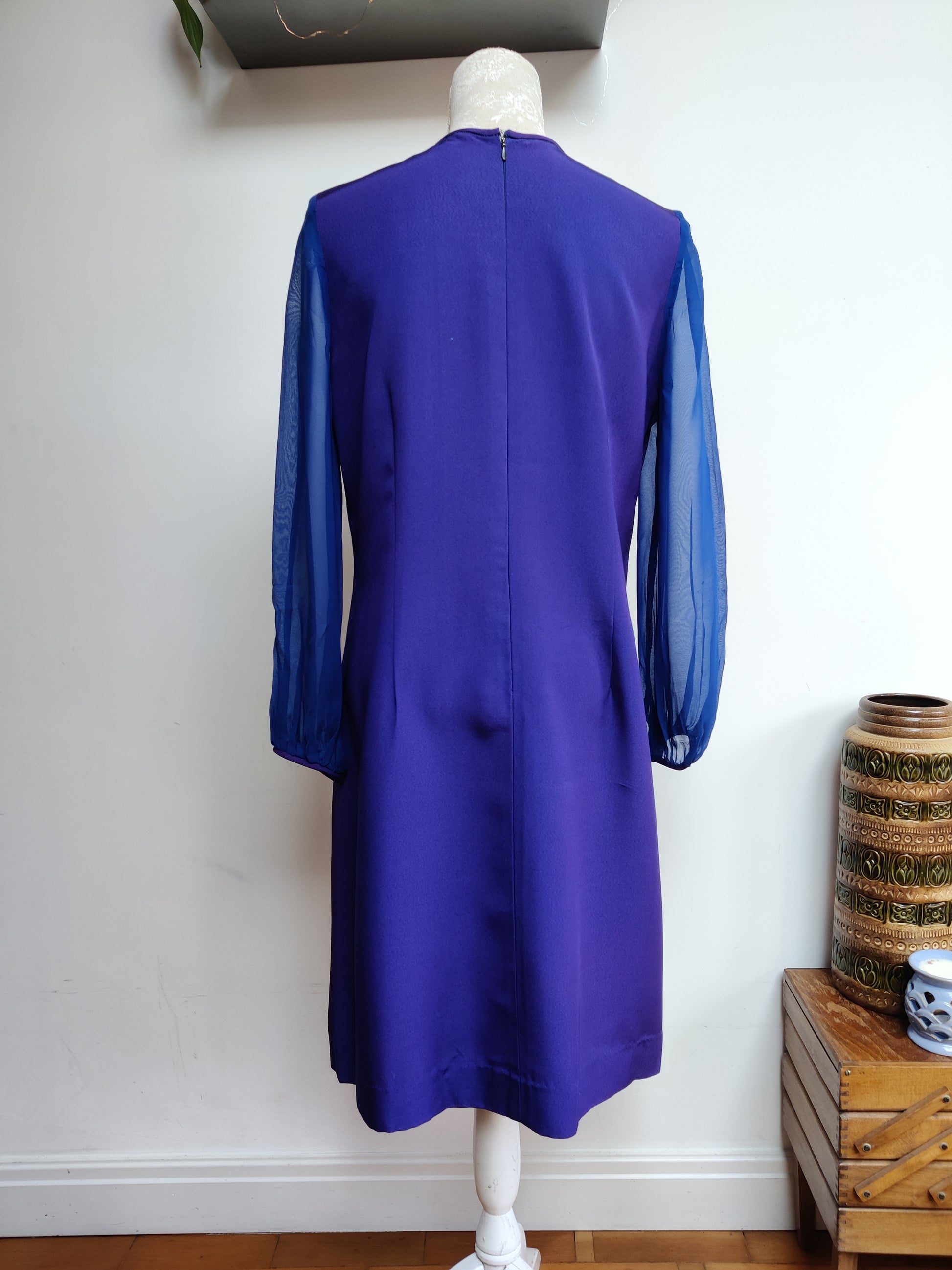 Amazing purple vintage mod dress