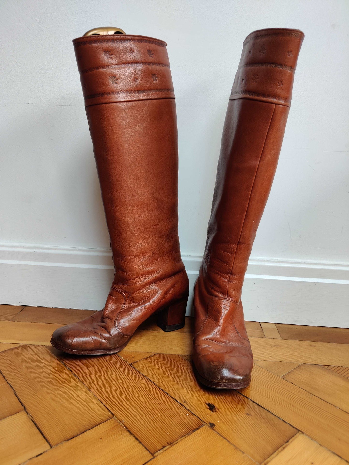 Stunning tan leather knee high boots