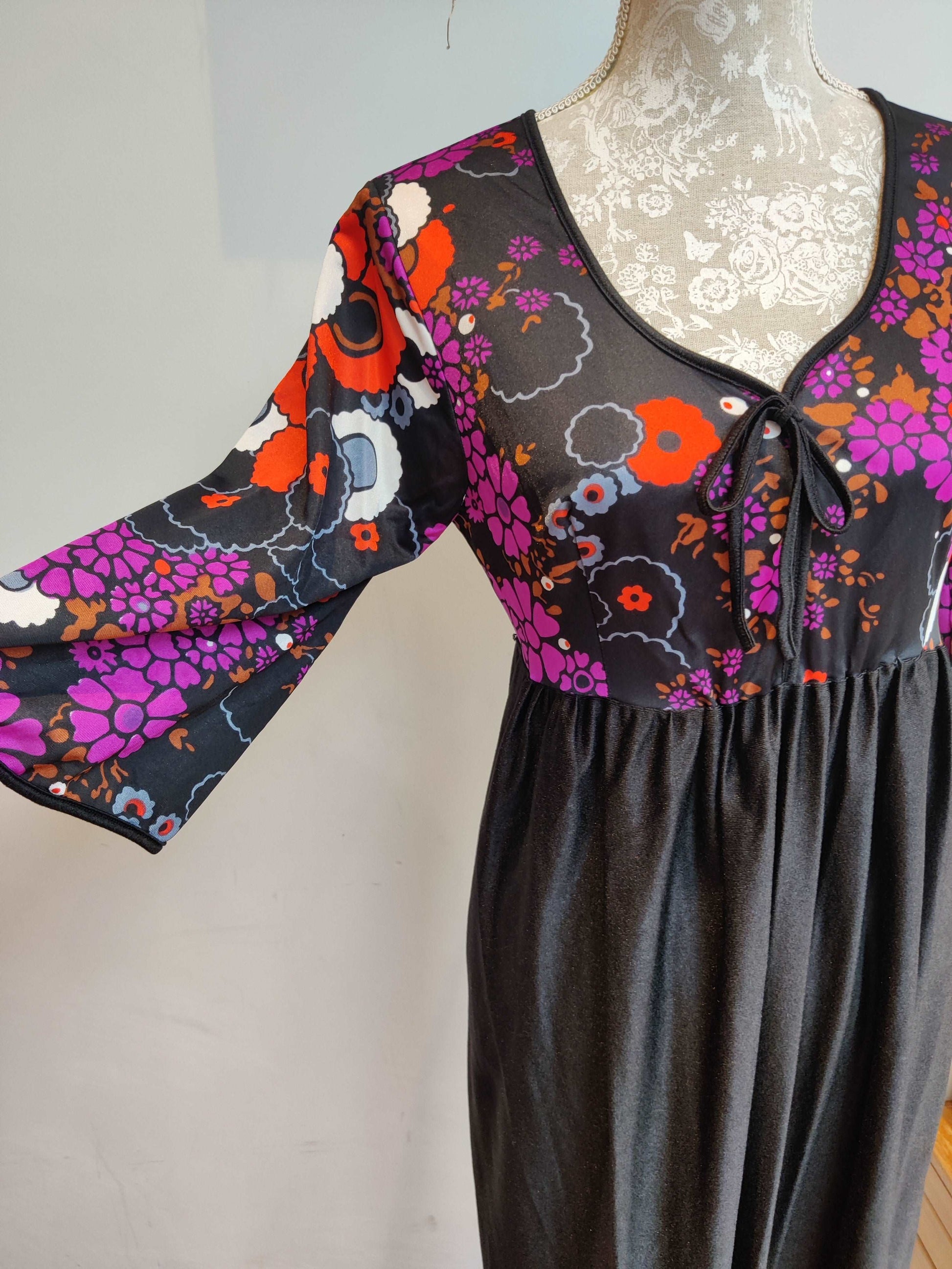 70s flower power maxi with flared sleeves