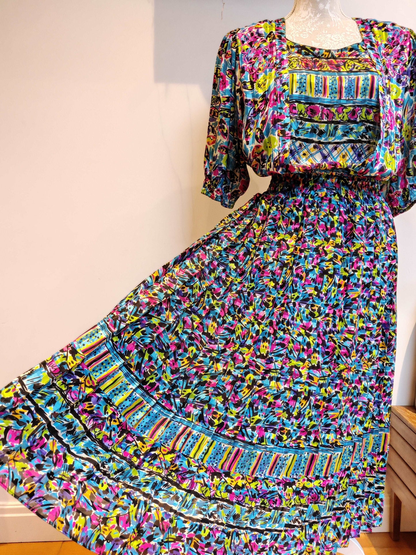 Incredibly bright Kanga Collections midi dress size 12-16