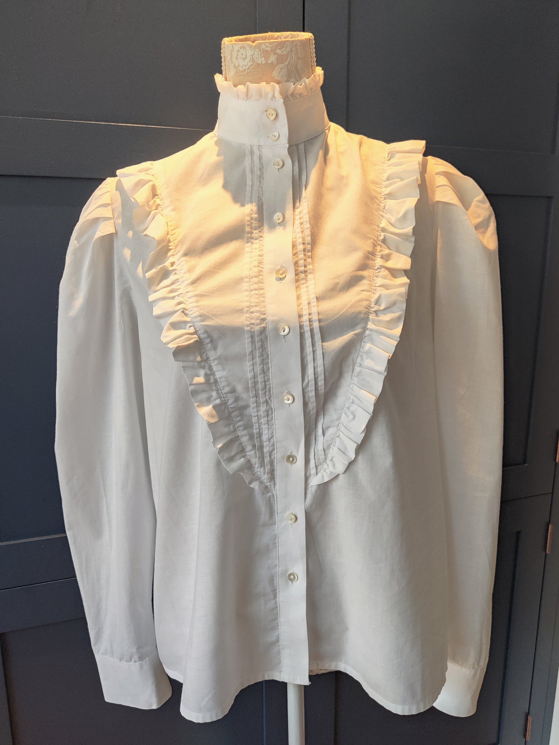 Beautiful vintage Laura Ashley edwardian style blouse size 14.
