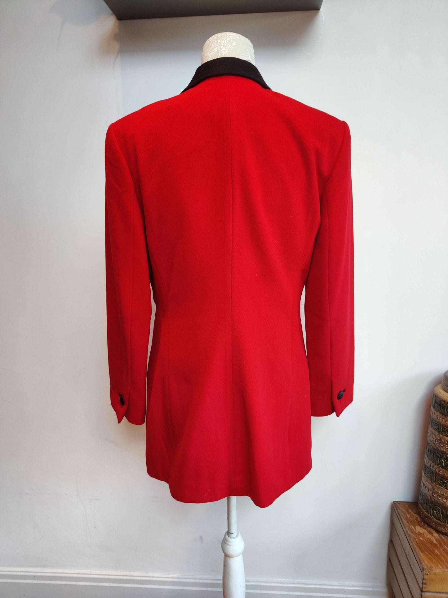 Gorgeous red wool Louis Feraud jacket
