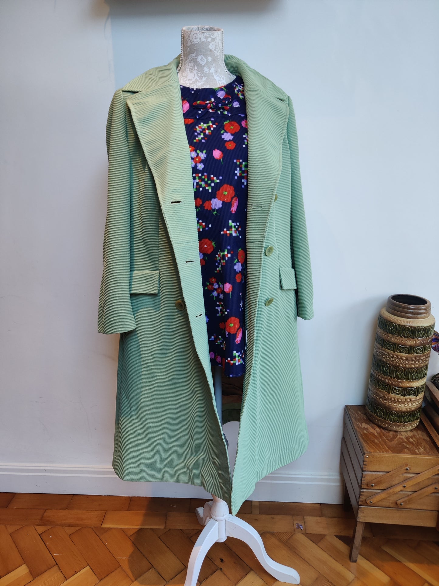 Mint green 60s Crimplene jacket. Size 14.