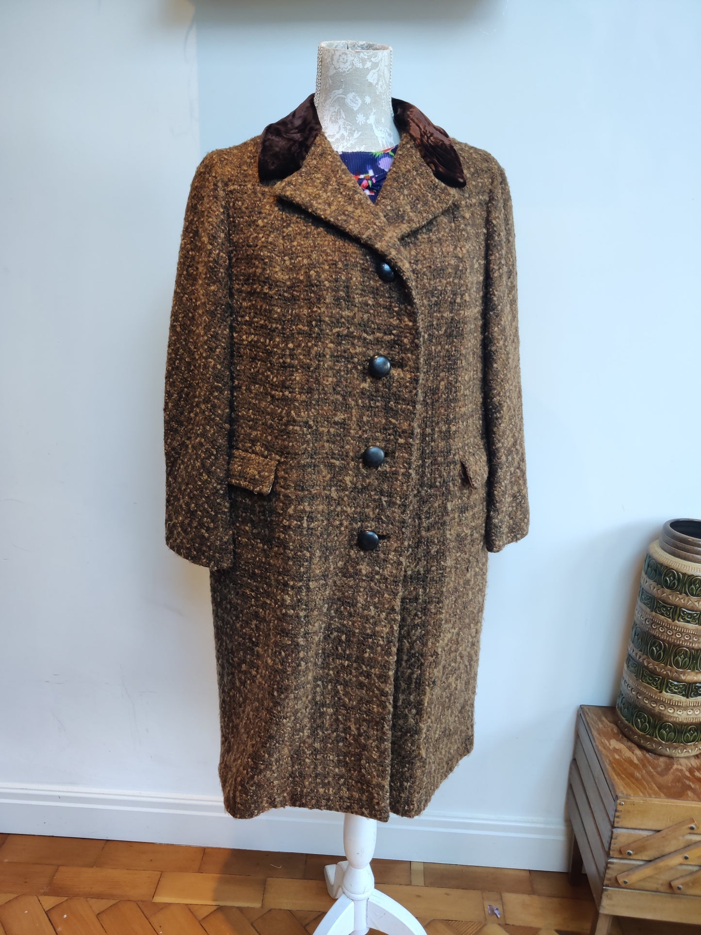 Beautiful Brown 60s coat