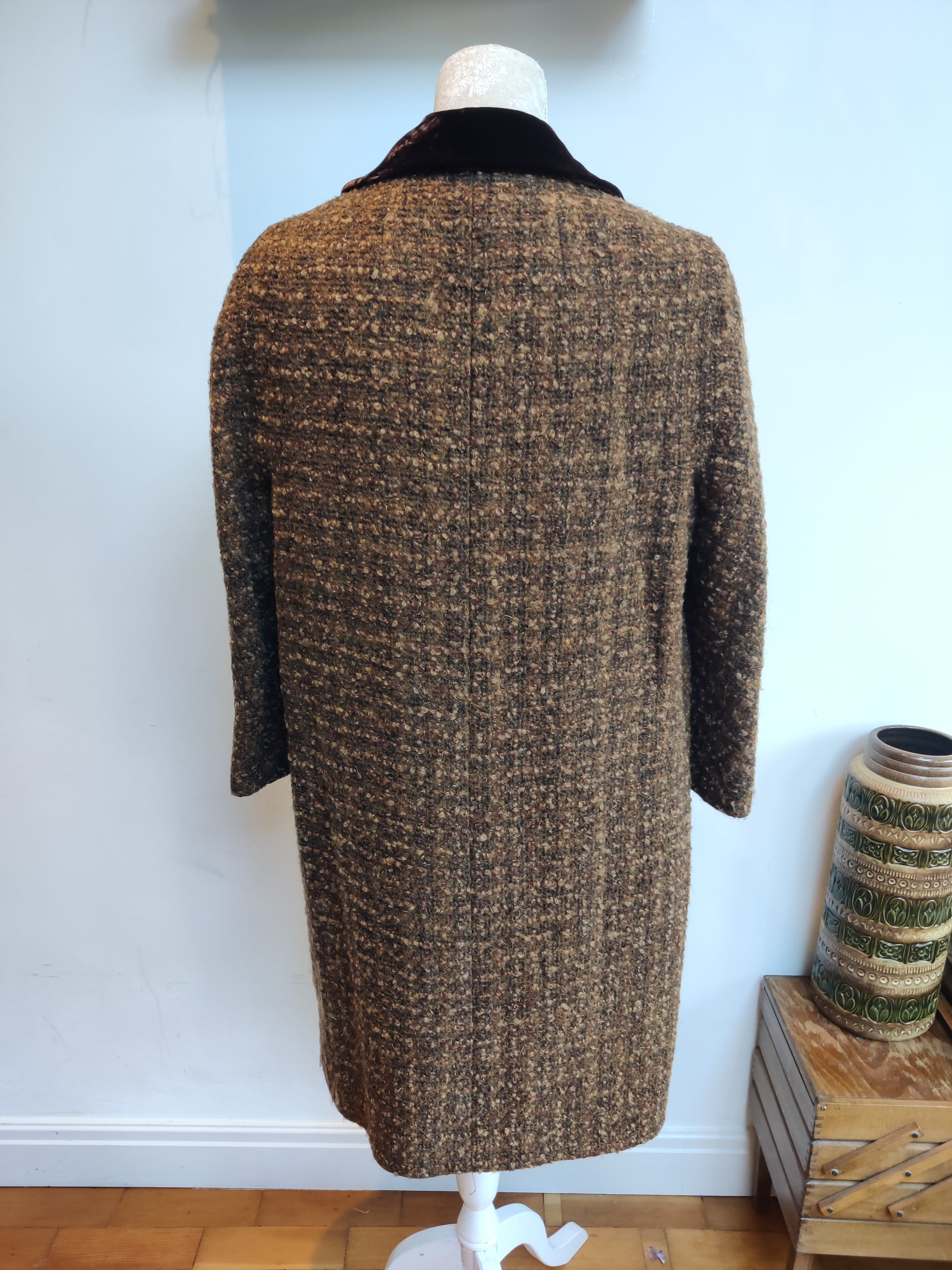 Smart vintage brown coat in size 14