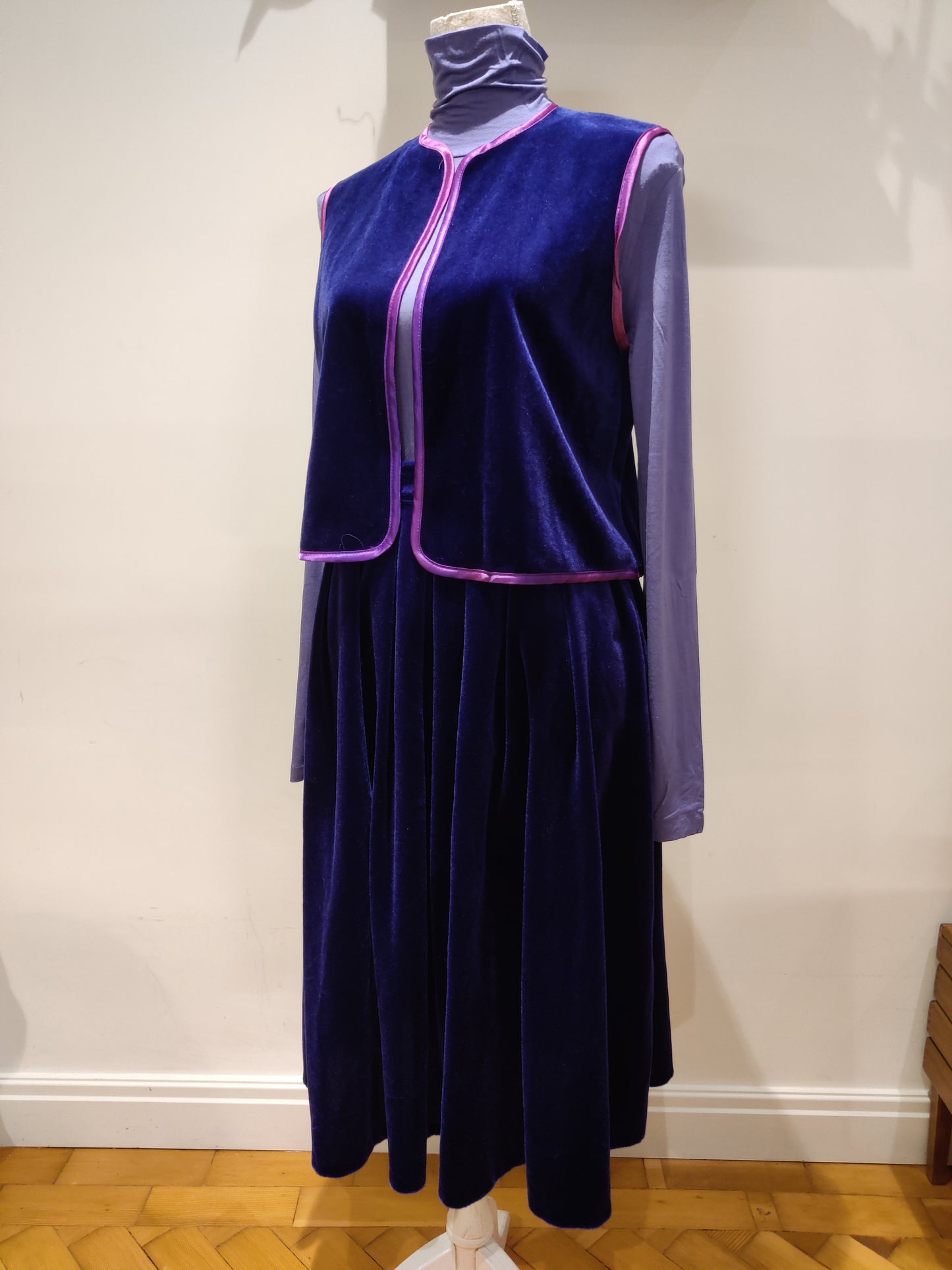 Blue velvet 70s co-ordinated set. size 8