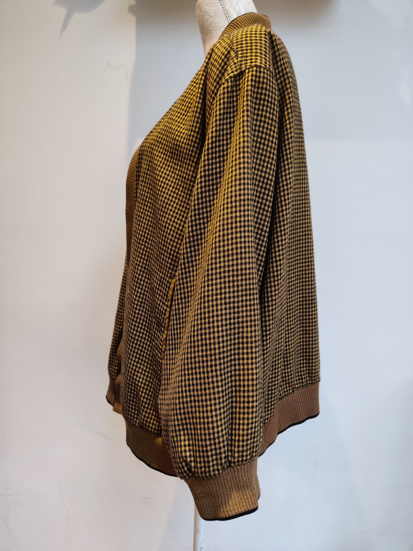 Great vintage dogtooth lightweight jacket. size 18-20