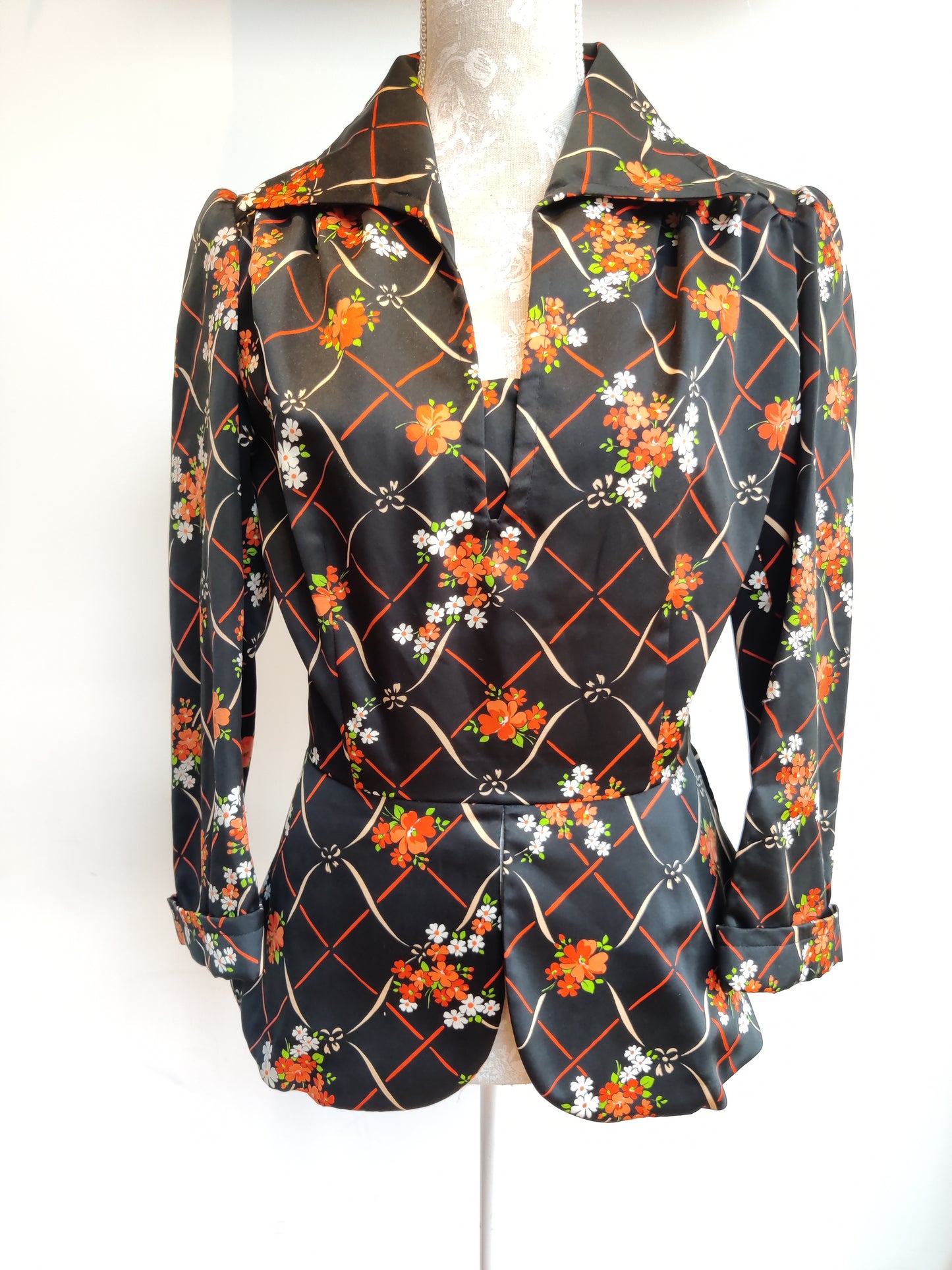 Vintage top with 70s print 12