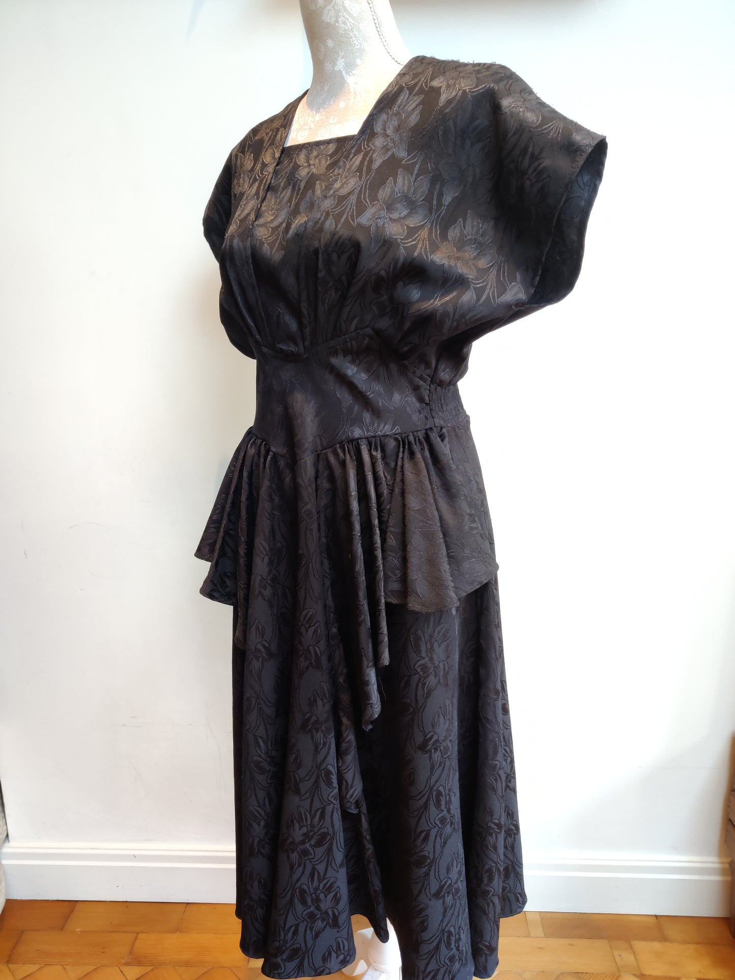 Fit and flare black vintage dress