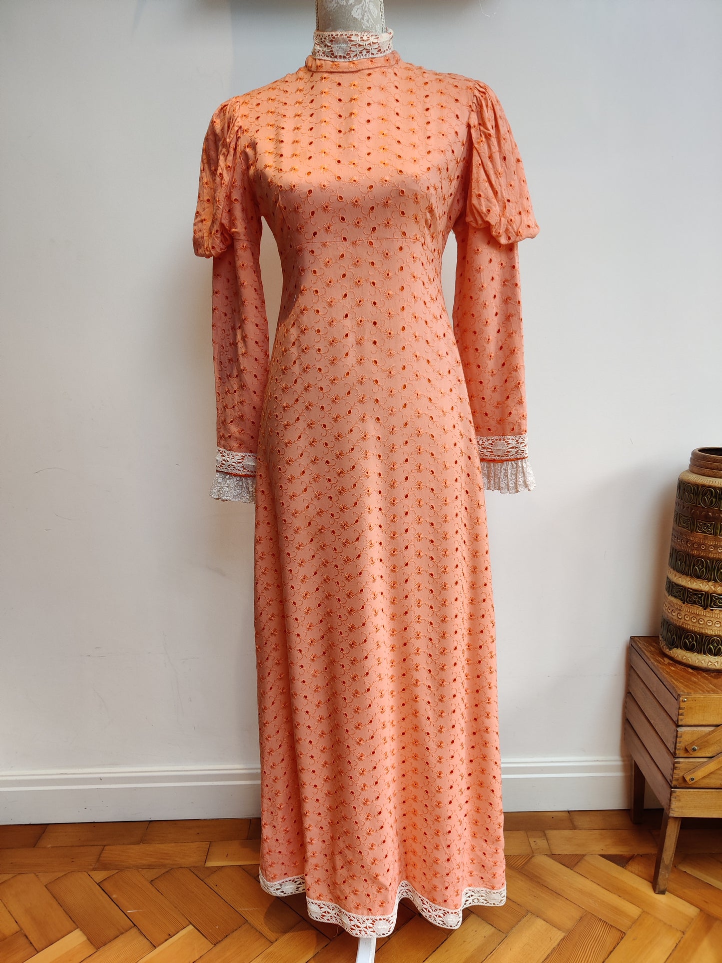 Beautiful peach vintage prairie dress 