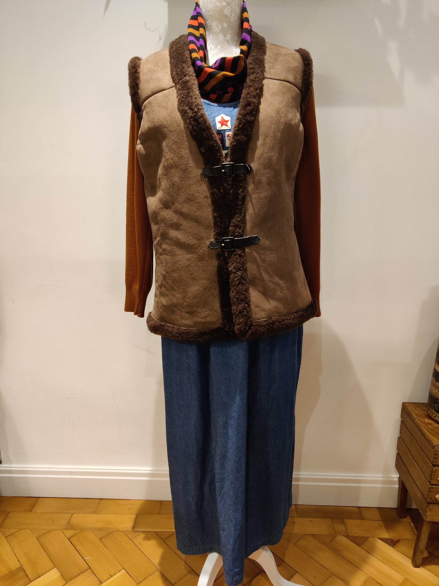Warm brown vintage waistcoat size 16