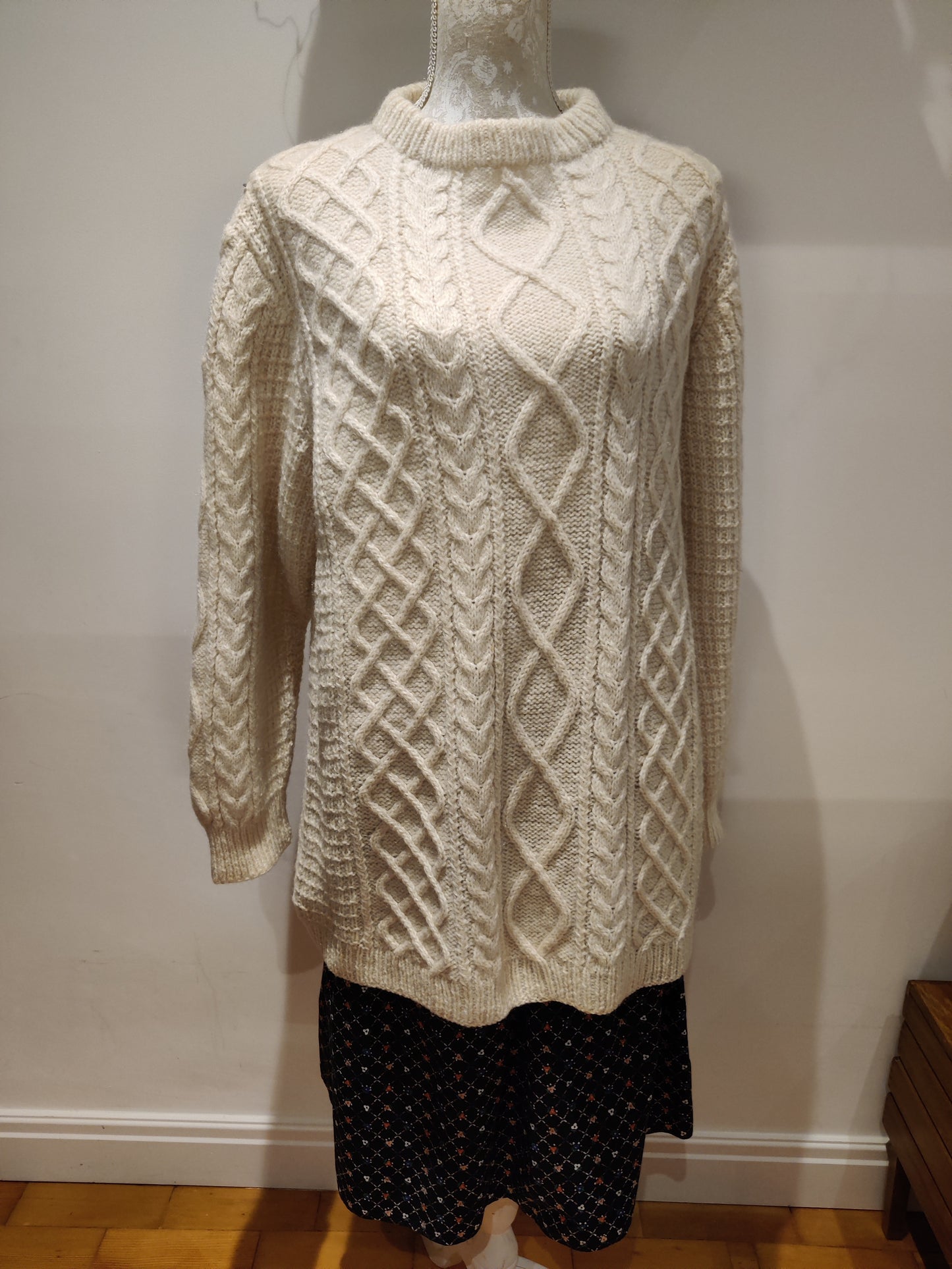 Lovely vintage Aran jumper. Size 20