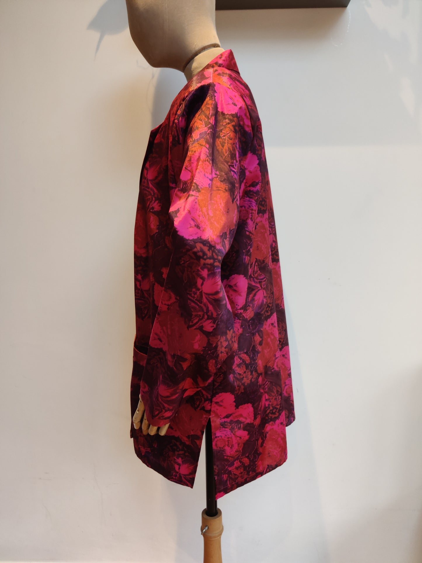 80s blazer in pink floral design size 22