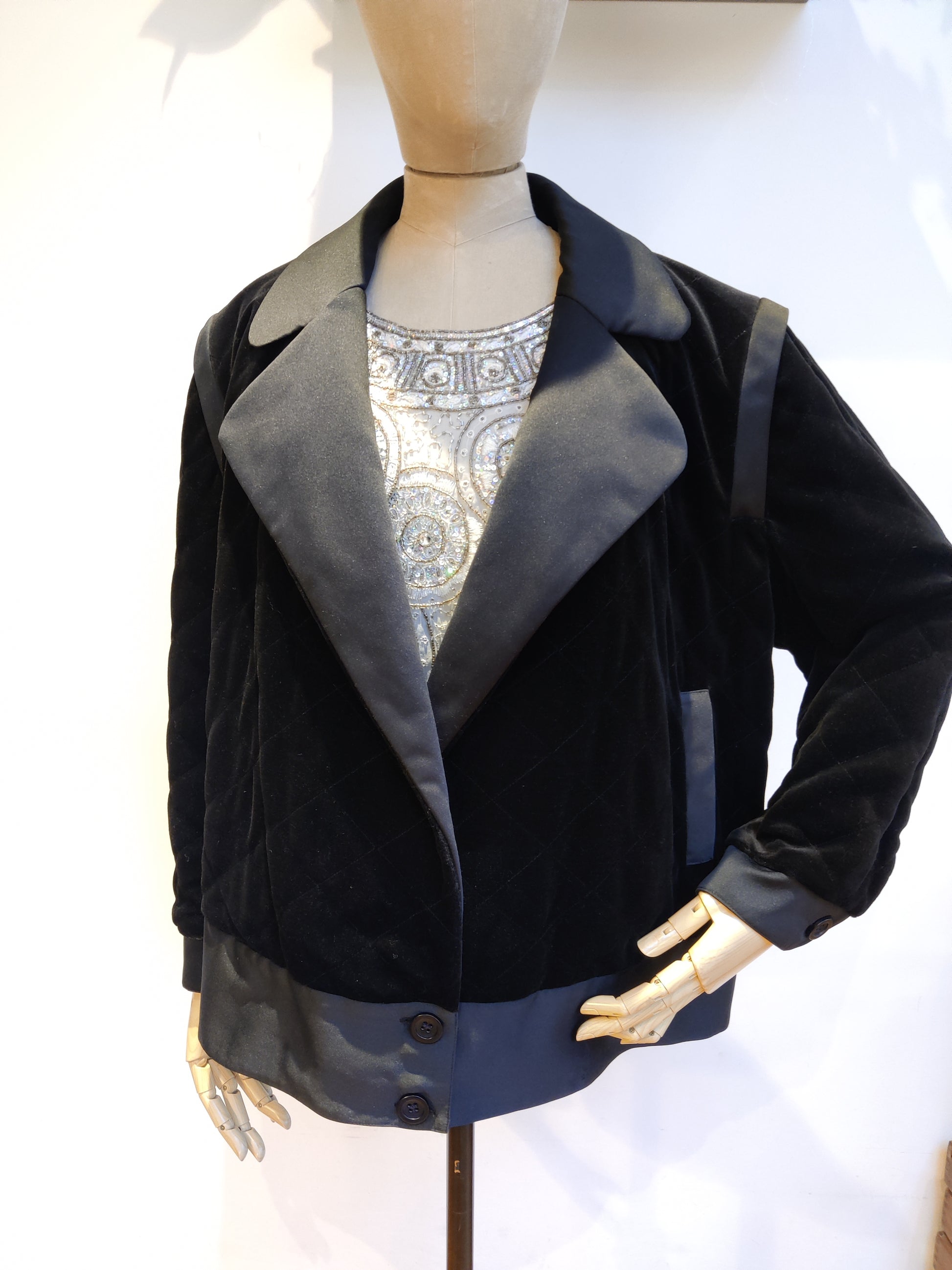 Velvet jacket with big retro collar