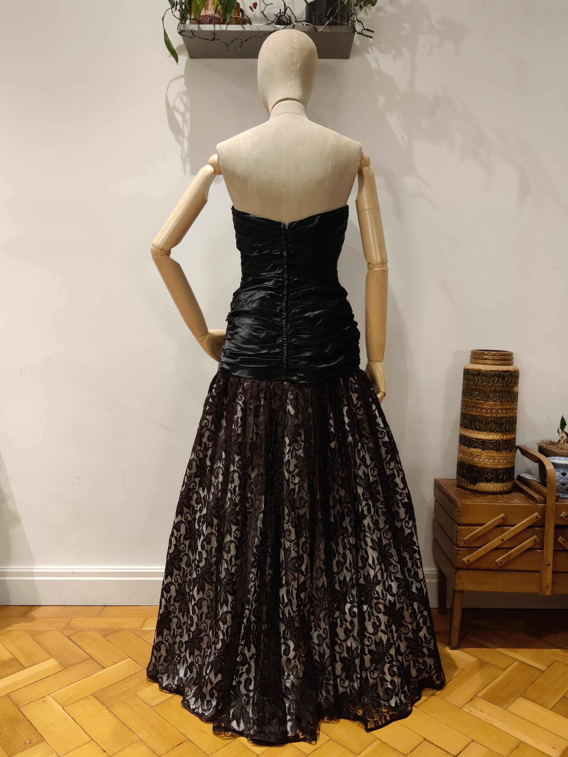 Flattering vintage evening dress size 10
