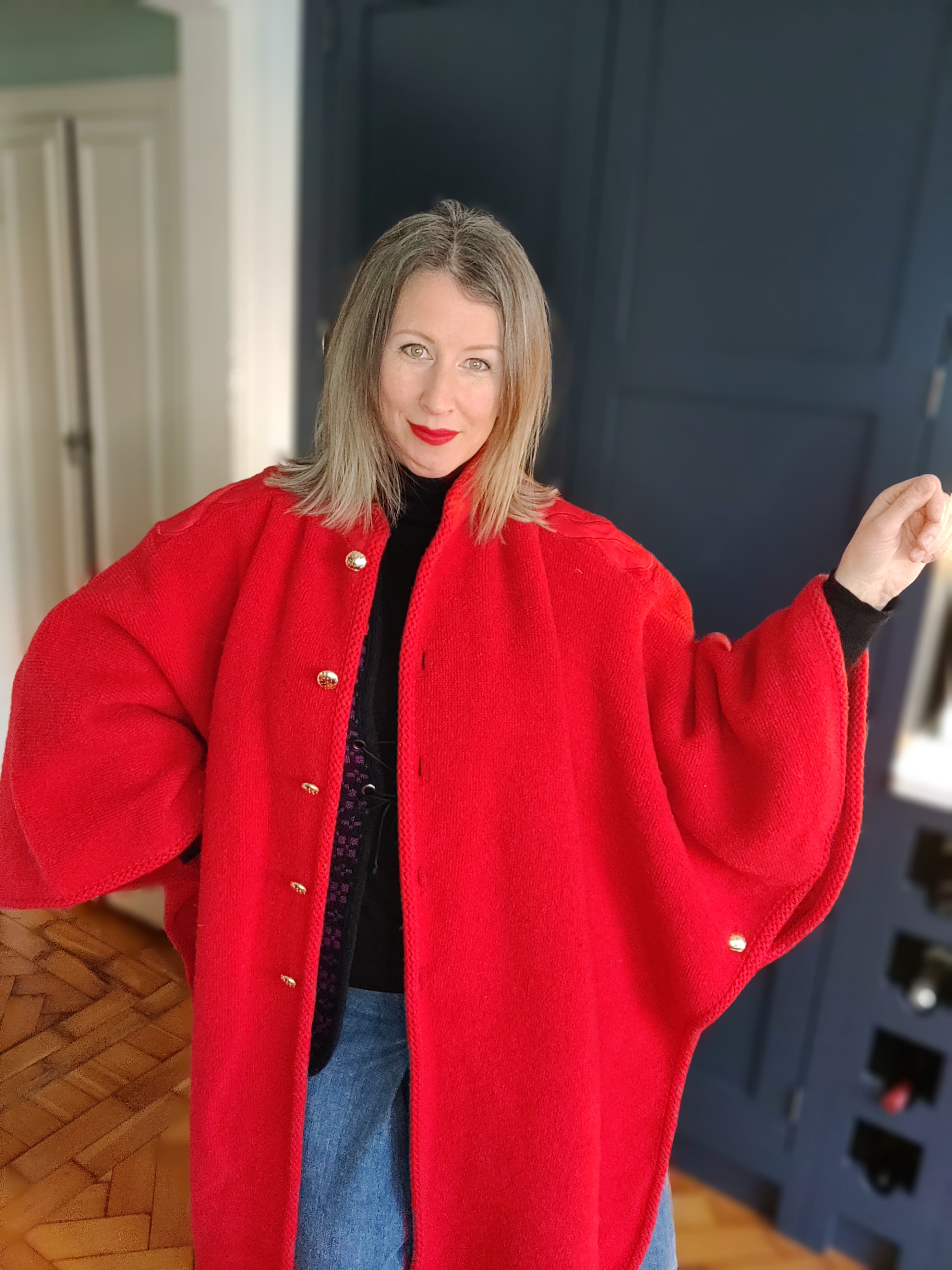 One size vintage cape in red wool