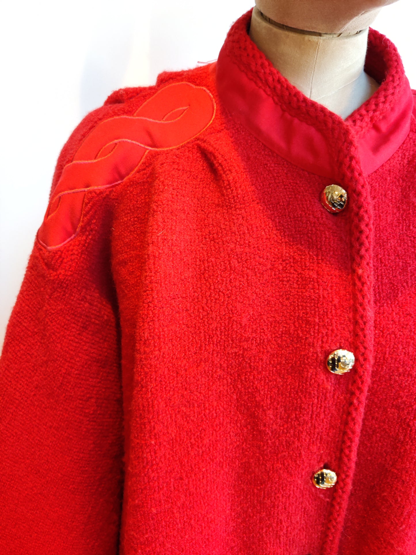 Vintage red cape in wool