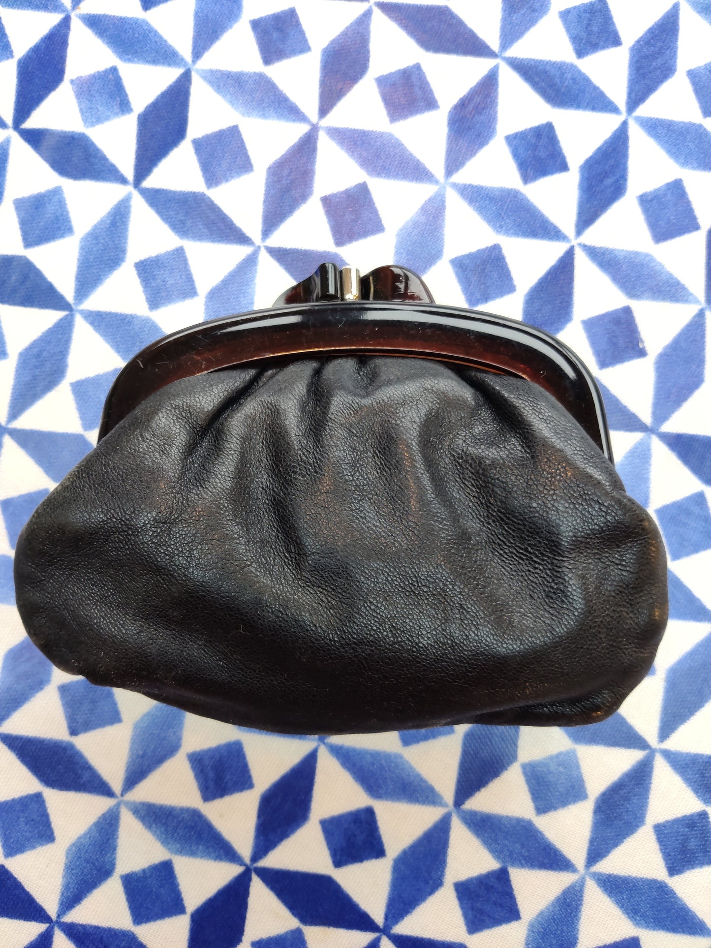Black vintage purse with gold clasp