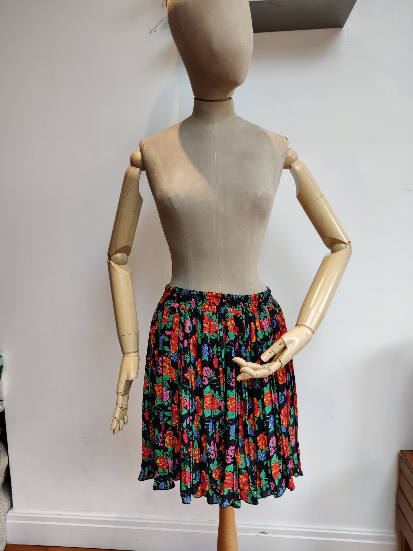 Diane Frei's originals pleated skirt