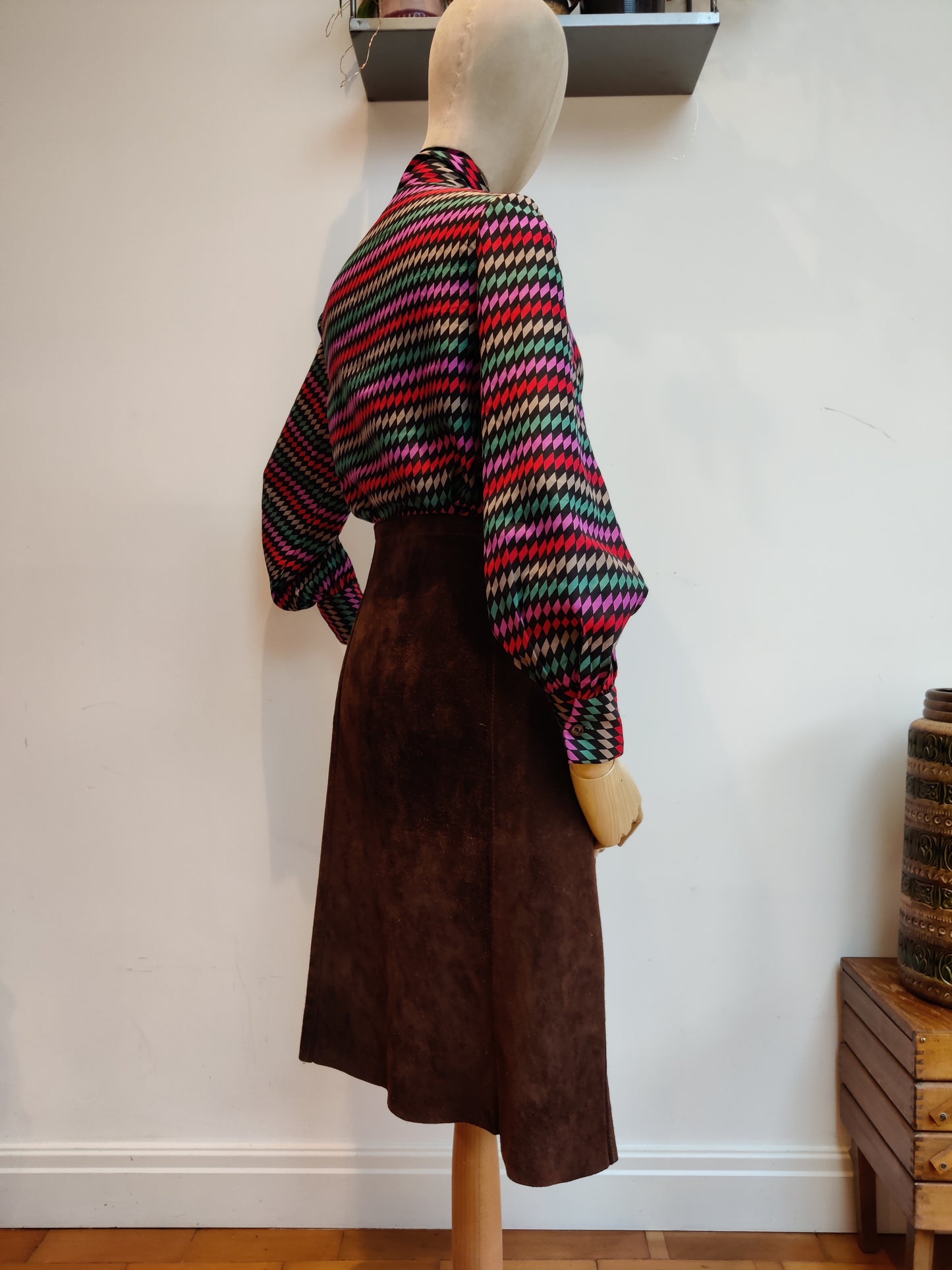 Stunning brown suede 70s A- line skirt. Size 8-10