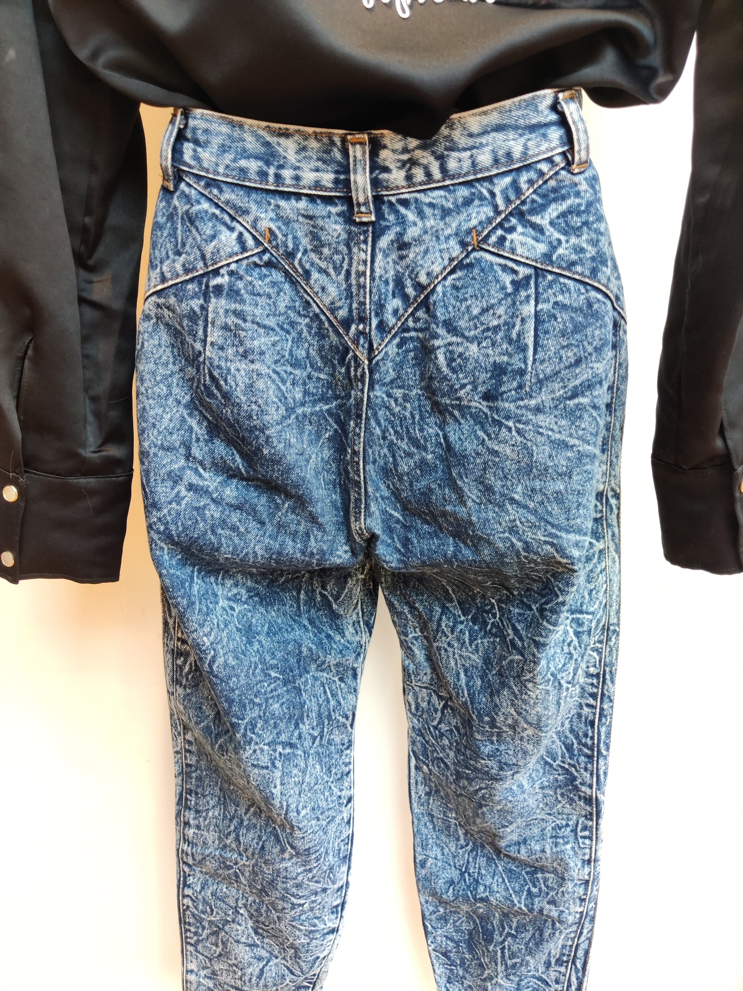 Stone wash vintage jeans small.