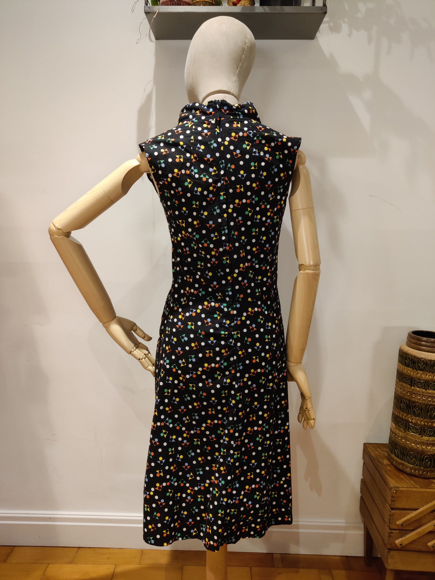 Colourful and fun vintage dress with high neck.