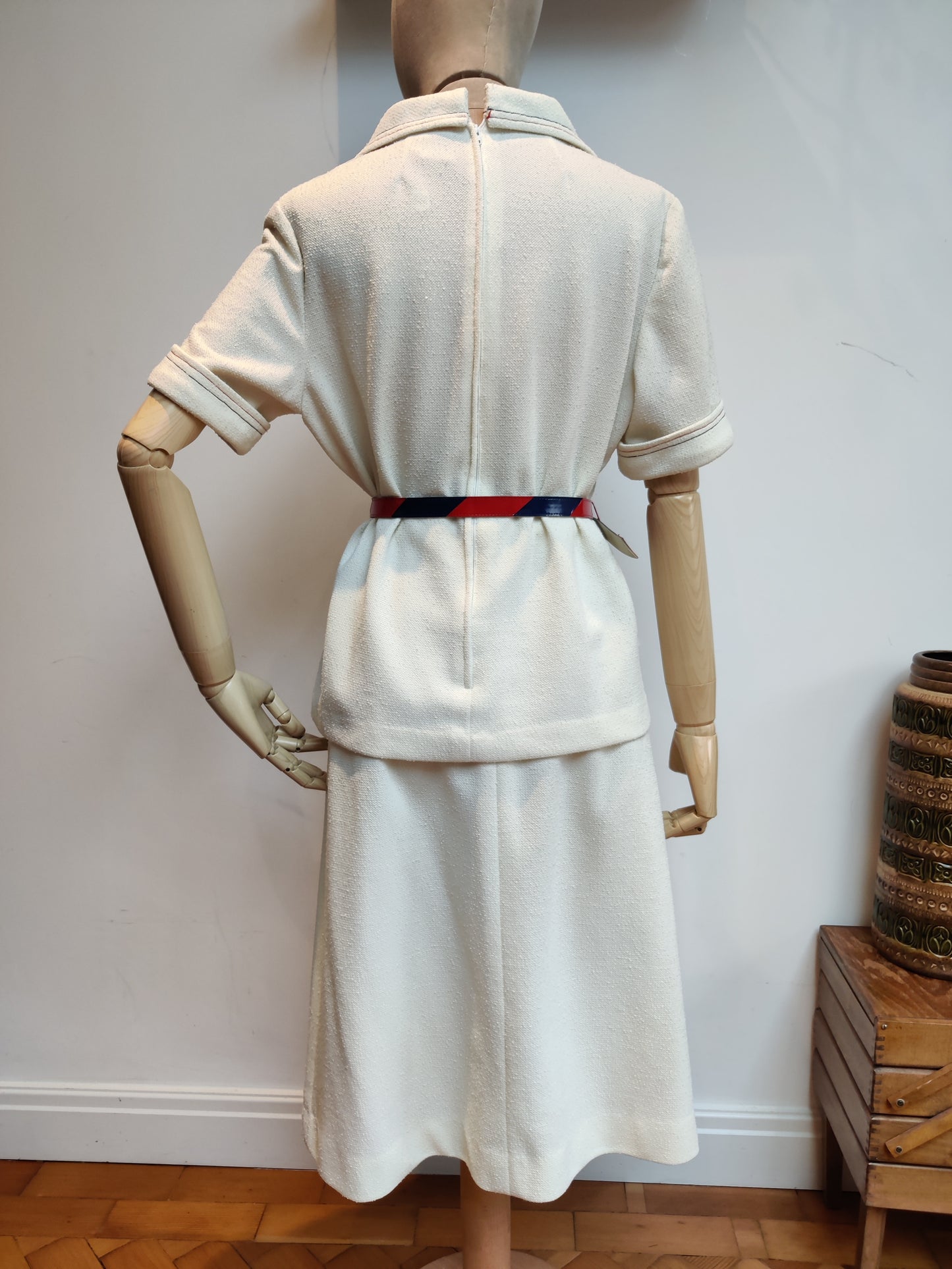 70's short sleeve top with matching skirt and belt