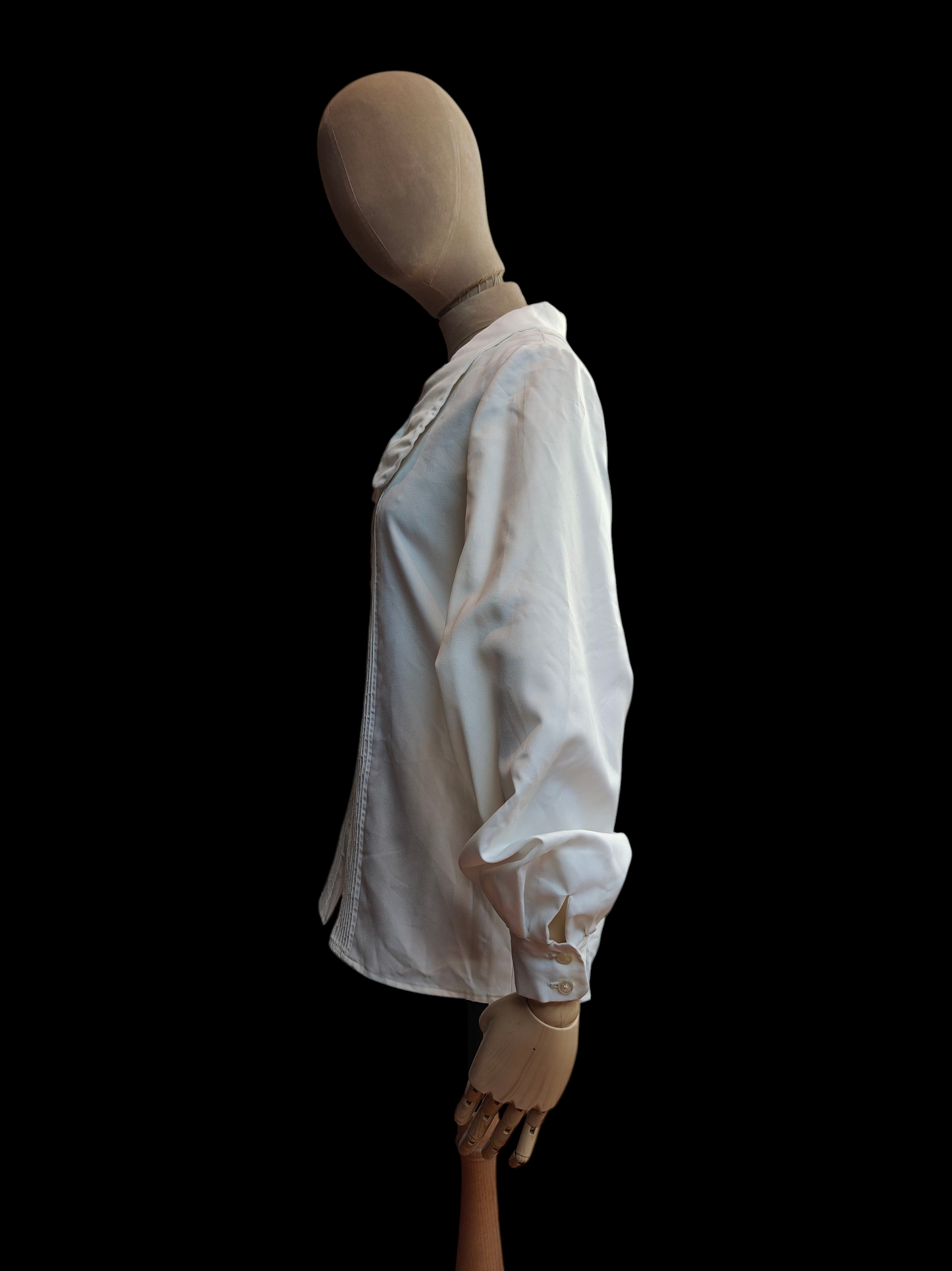 White 1960's Beagle collar blouse. size 10/12.