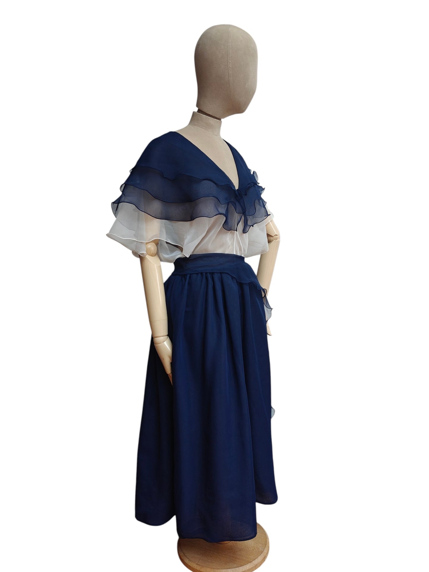 Stunning 70s Frank Usher capelette dress. Size 10.