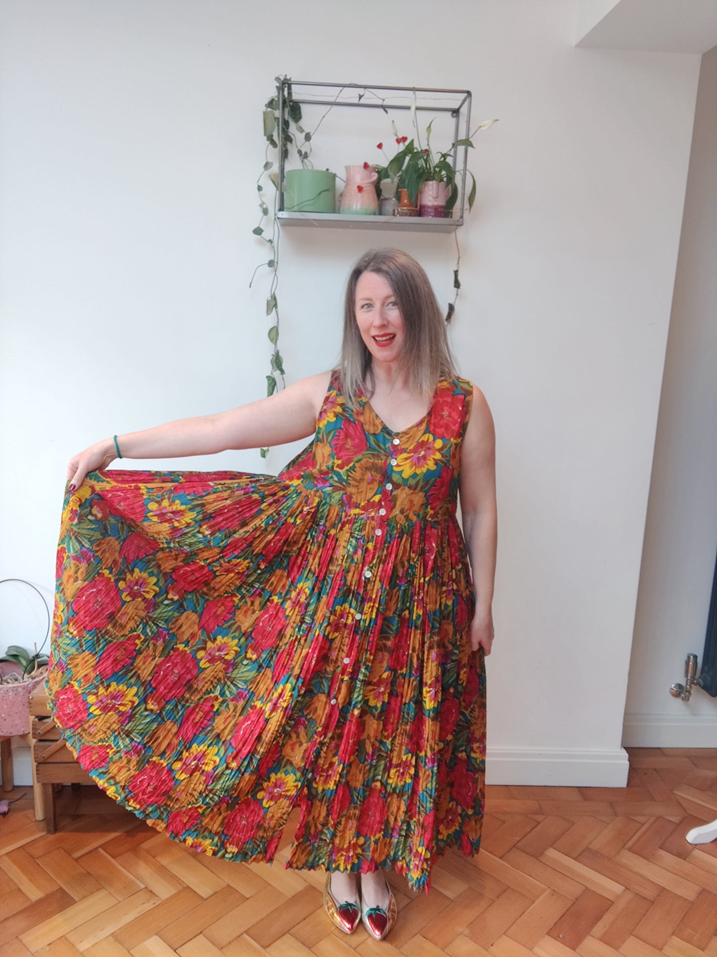 Stunning vintage floral summer dress