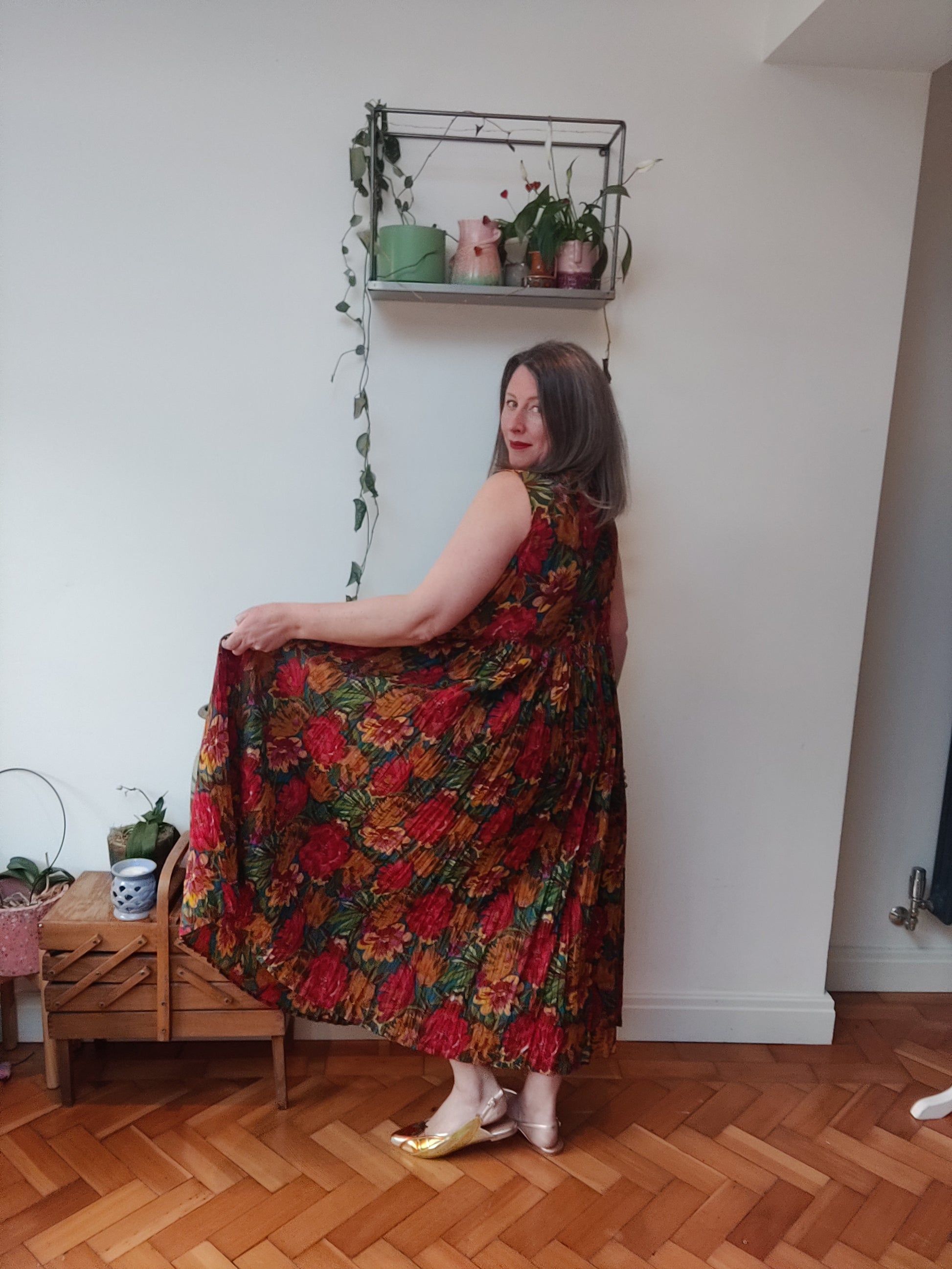 Gorgeous full skirt floral dress