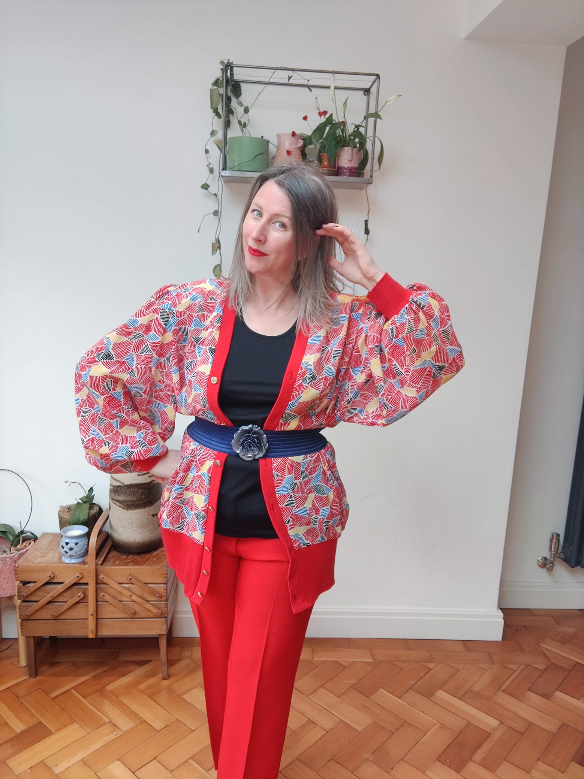 Incredible red patterned cardigan with balloon sleeves