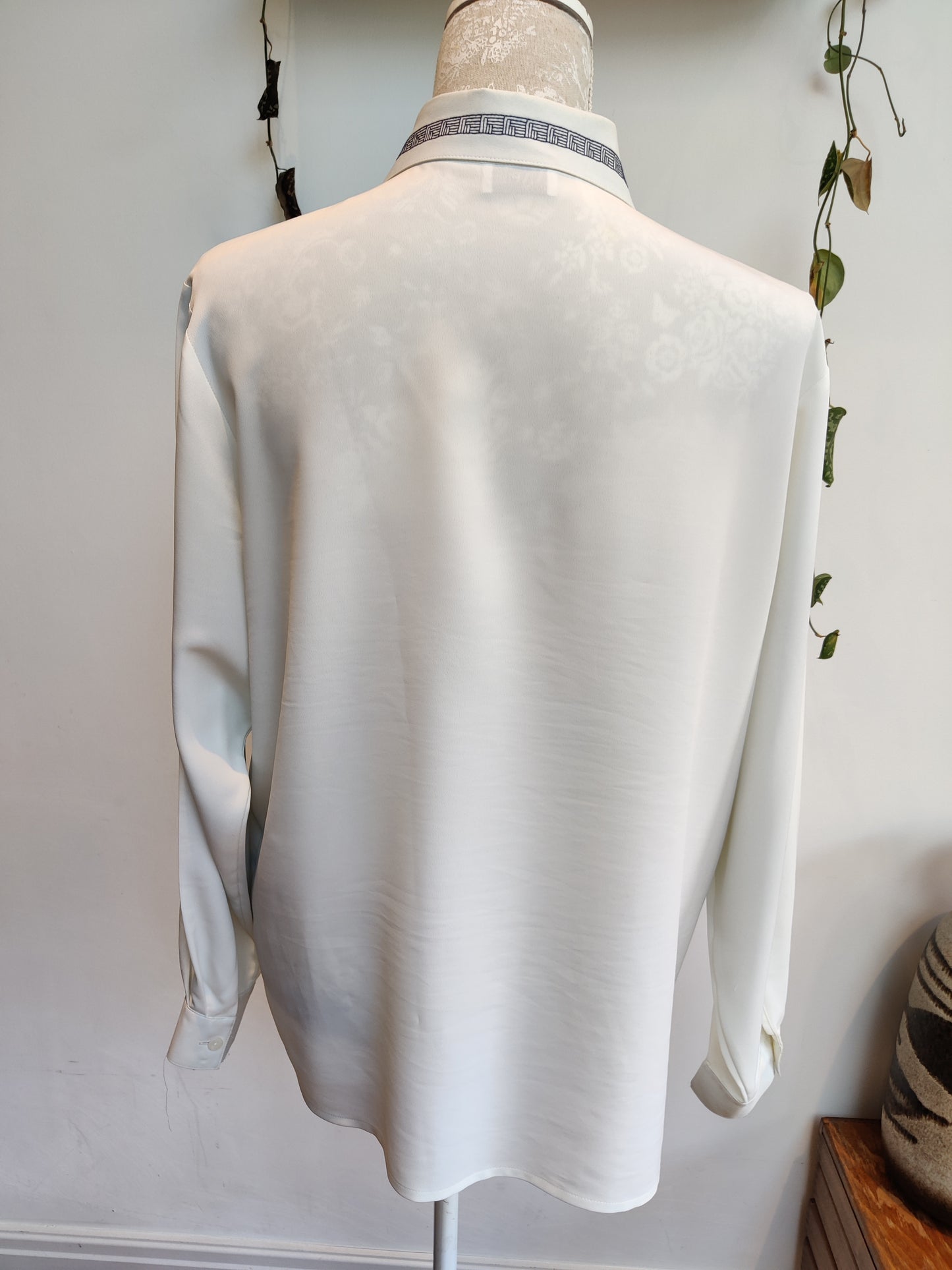 Long sleeve vintage white shirt