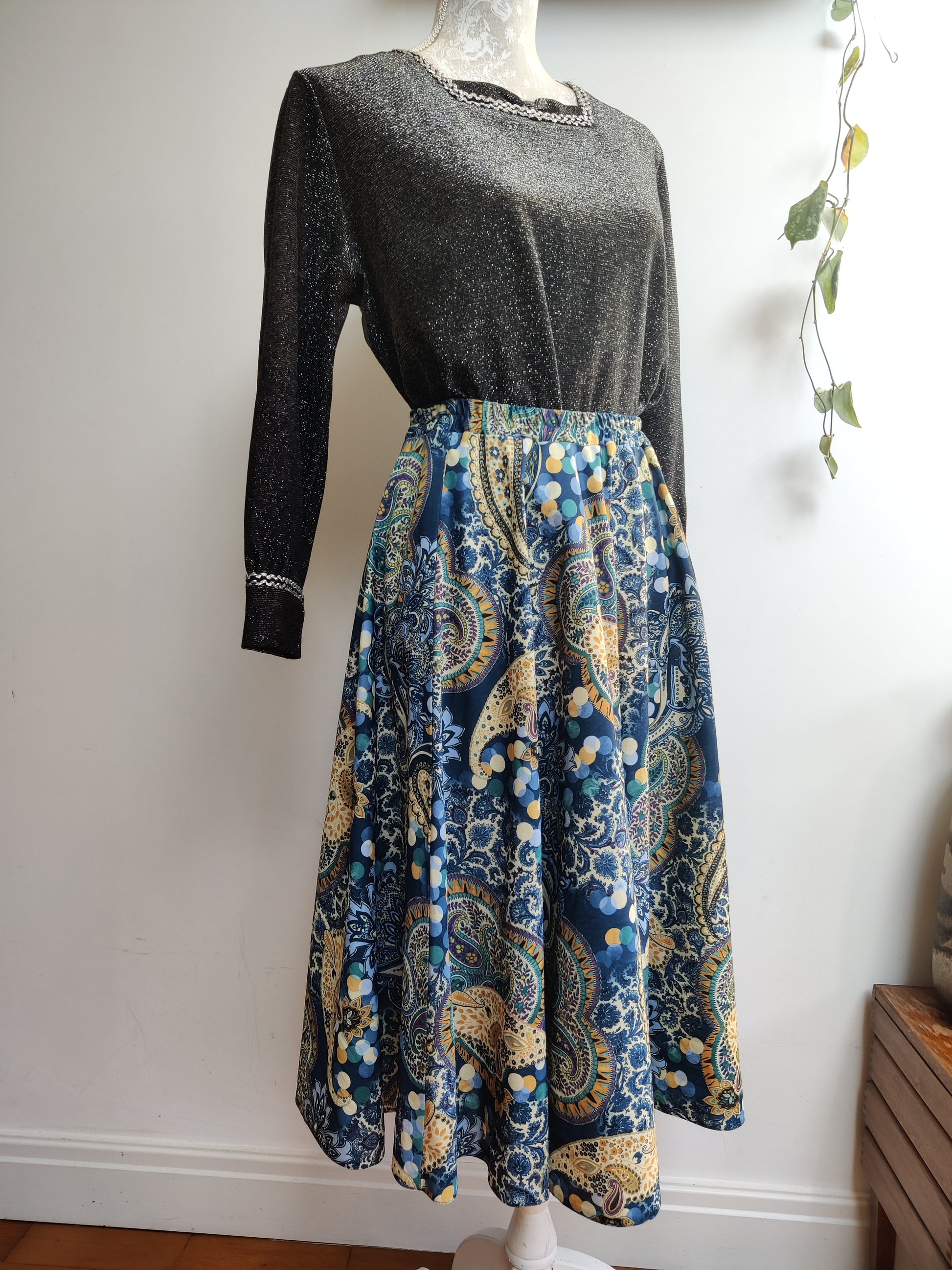 70s paisley full skirt. Size 16
