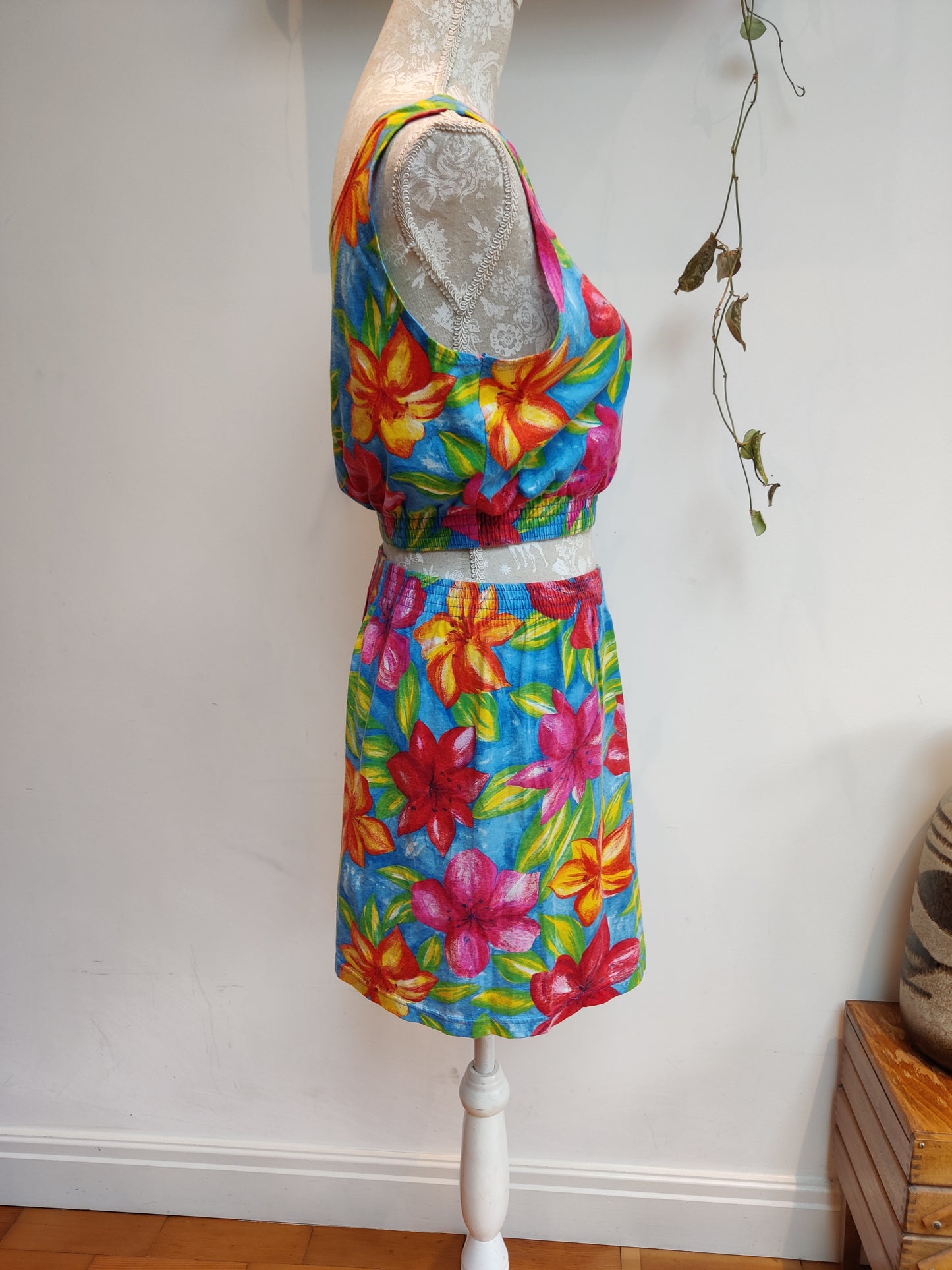 small 80s summer two piece set