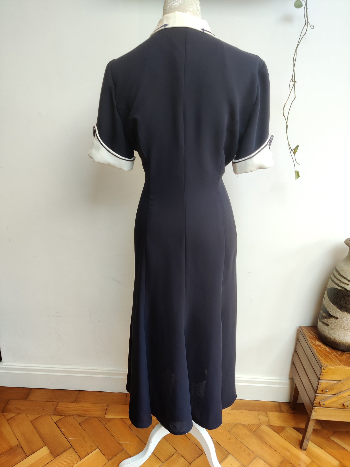 Stunning monochrome vintage midi dress size 14-16