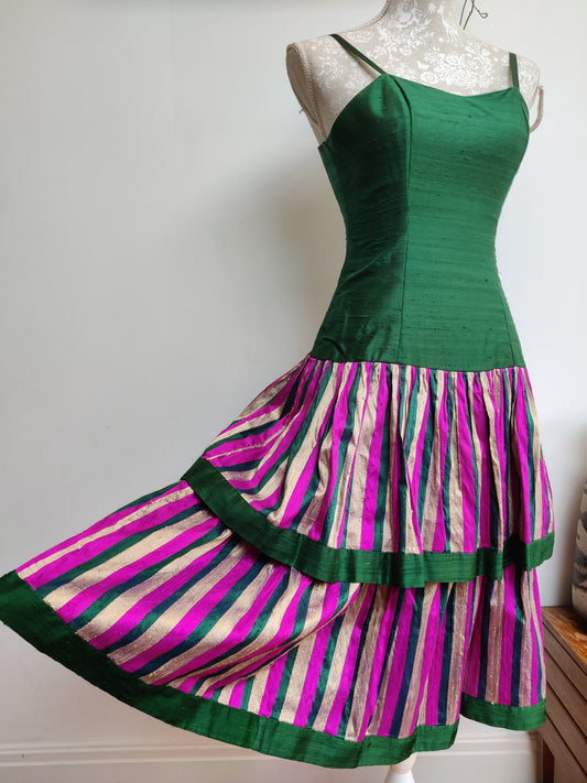 Absolutely stunning Indian silk vintage dress size 8.