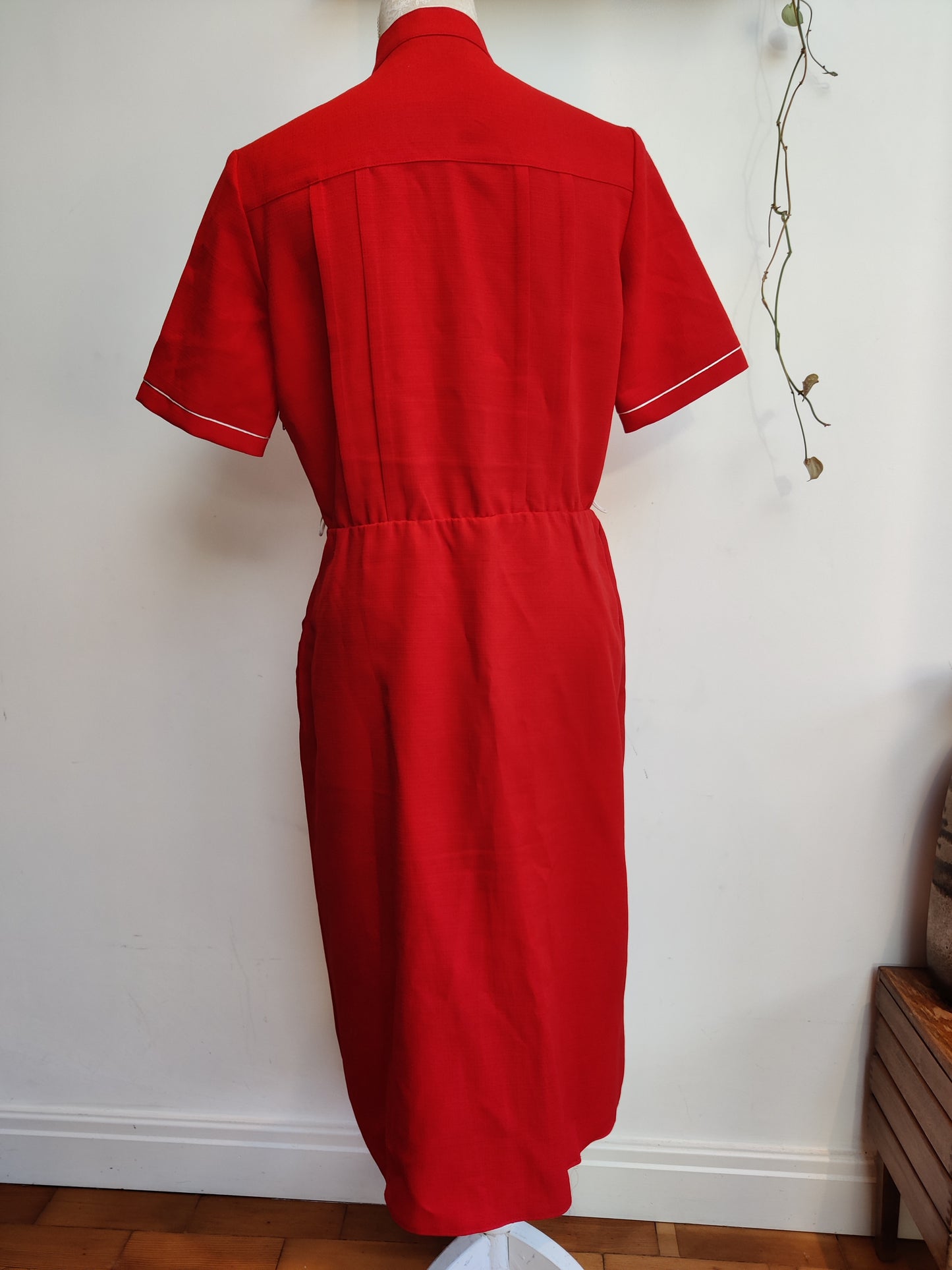 Stunning red 50s style vintage dress. Size 12-14.