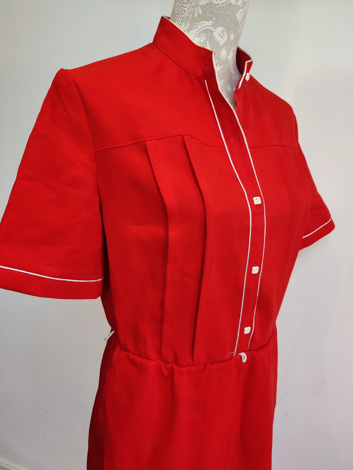 Stunning red 50s style vintage dress. Size 12-14.