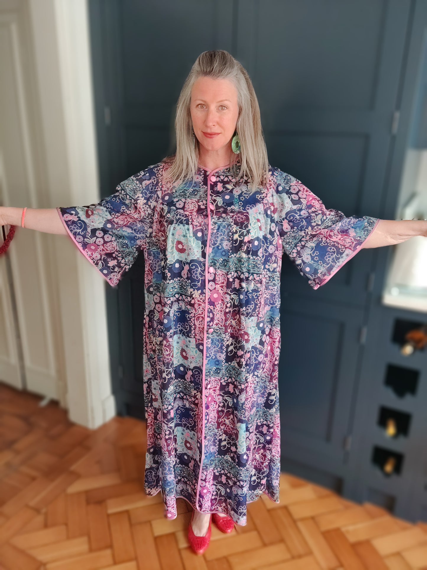 Plus size housecoat. vintage.