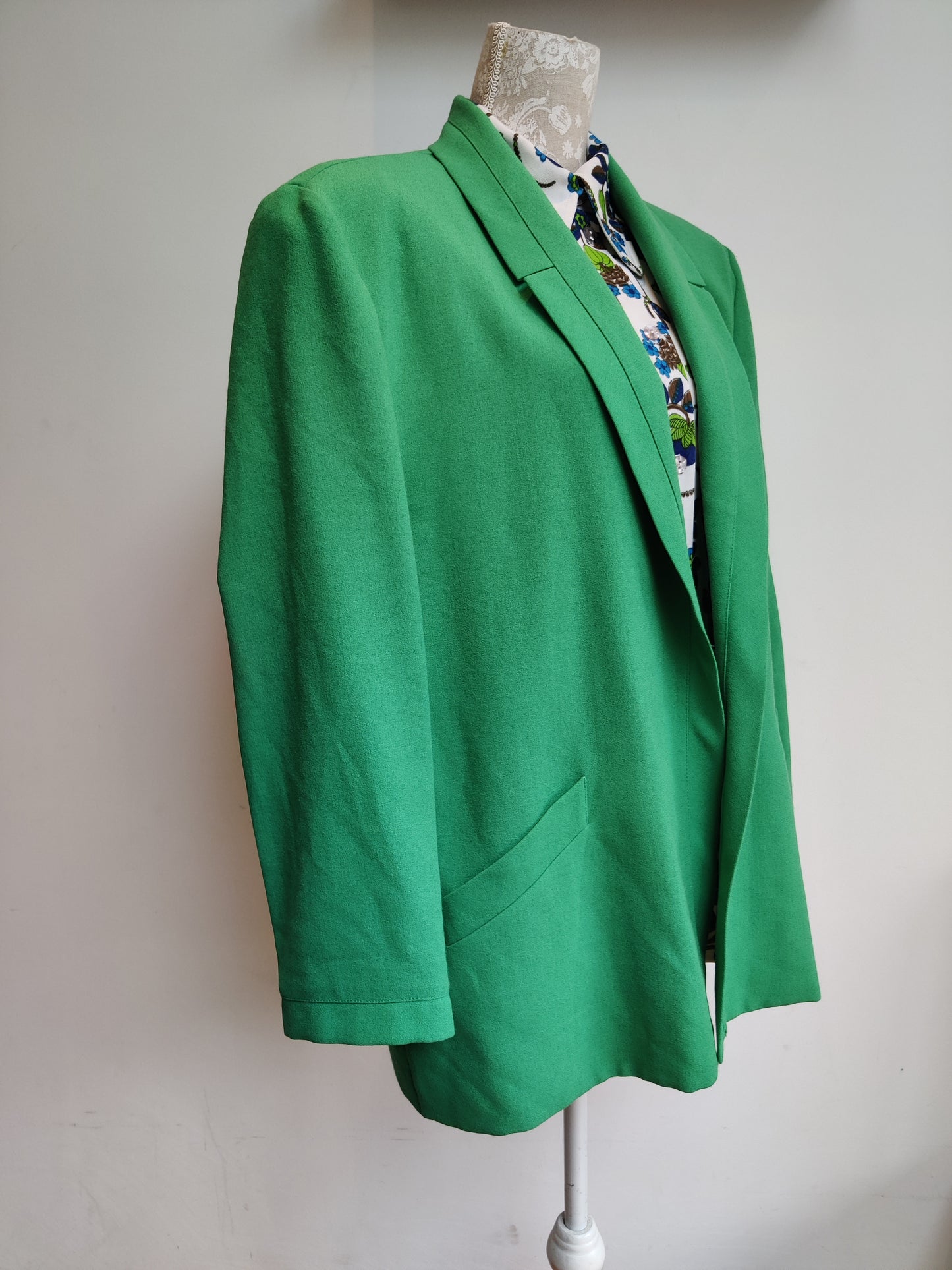 Ladies green 80s jacket plus size.