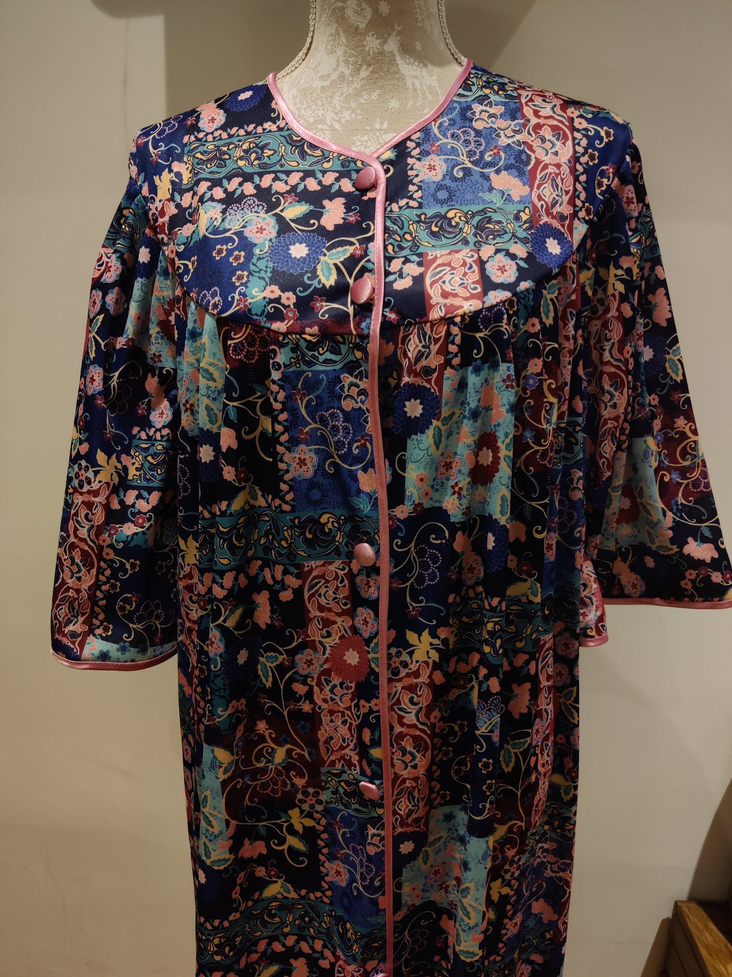 vintage print housecoat size 20-22.