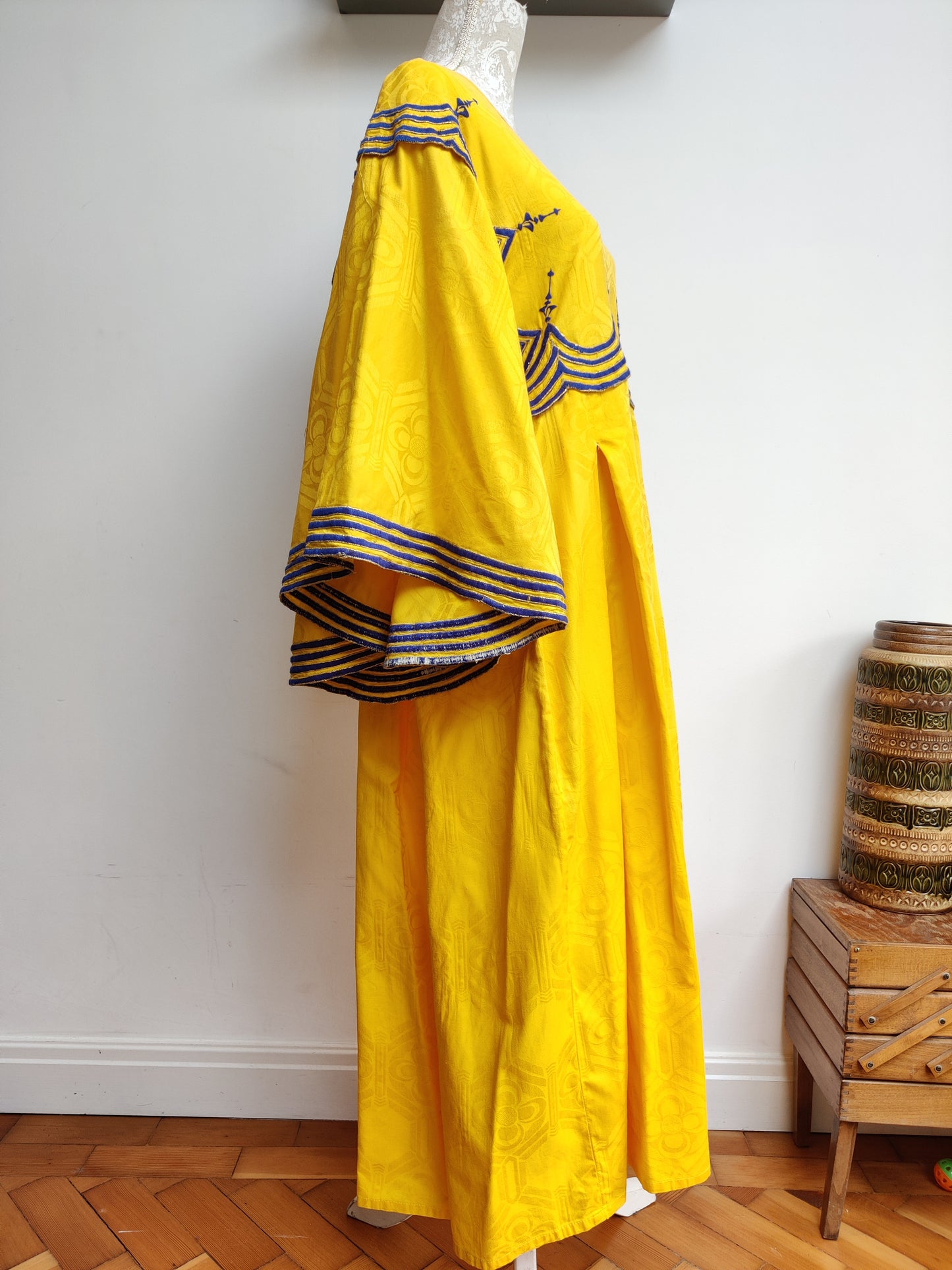 INcredible bright yellow vintage dress