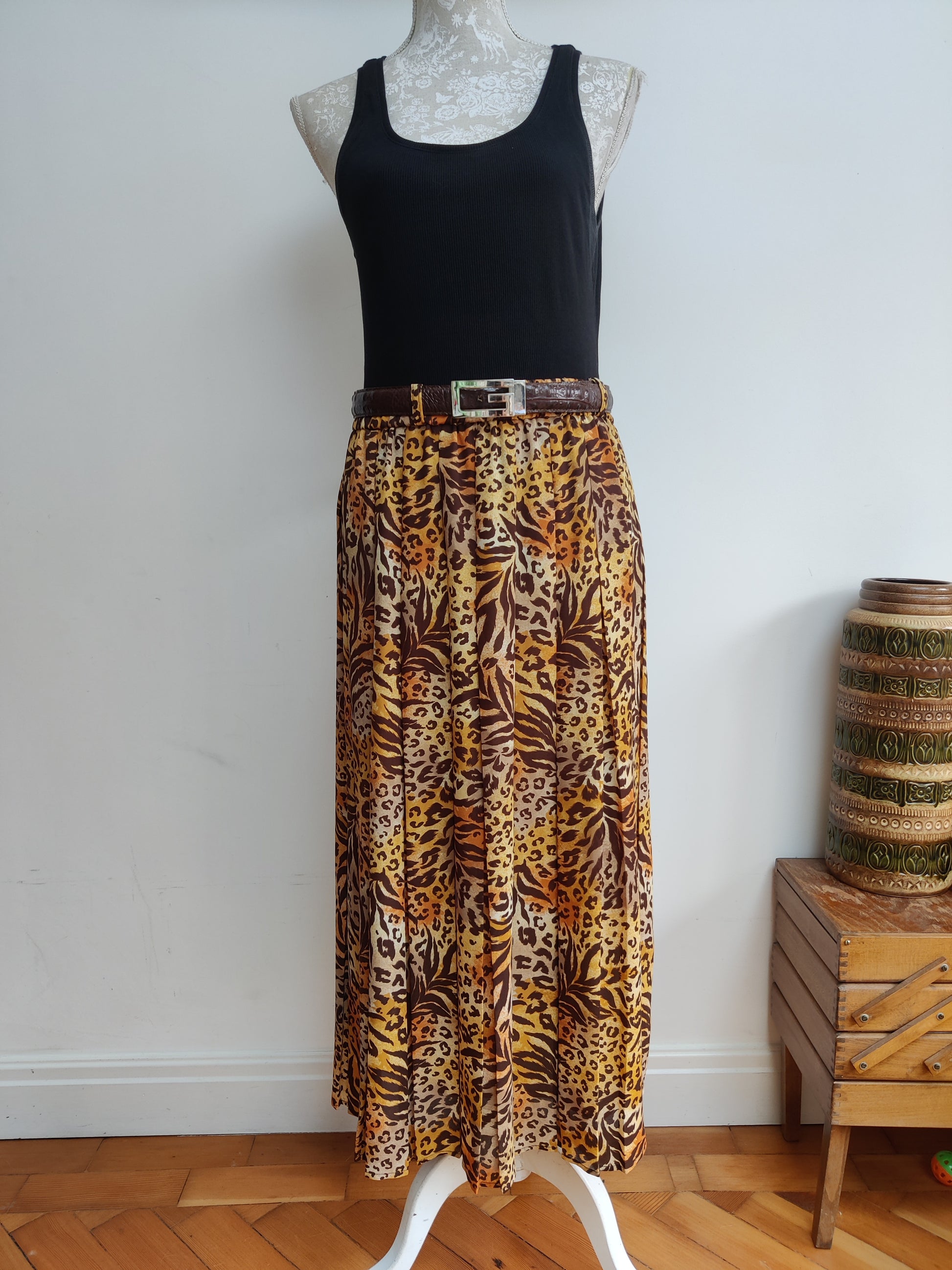 80s leopard print pleated skirt