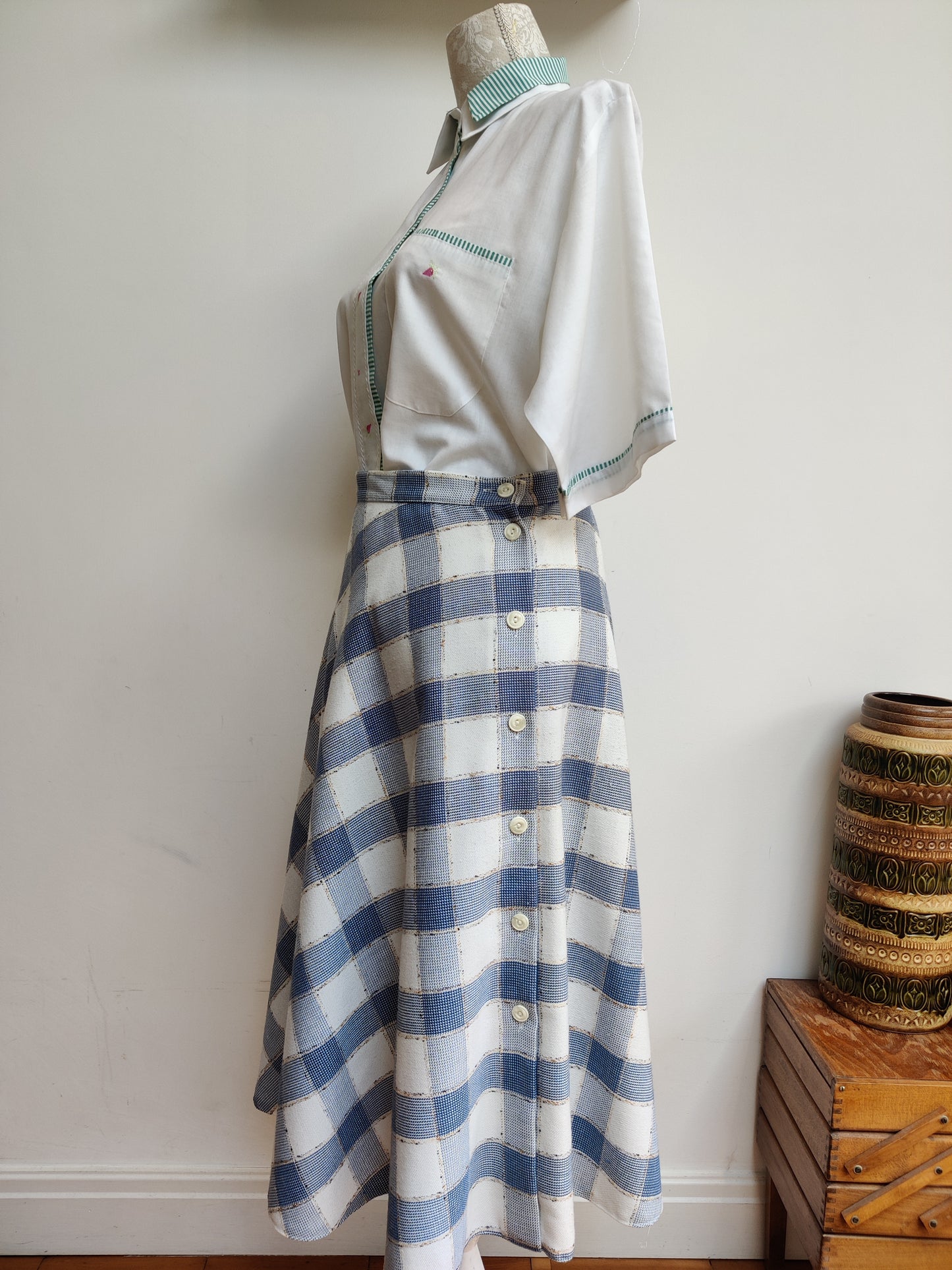 Vintage midi skirt.