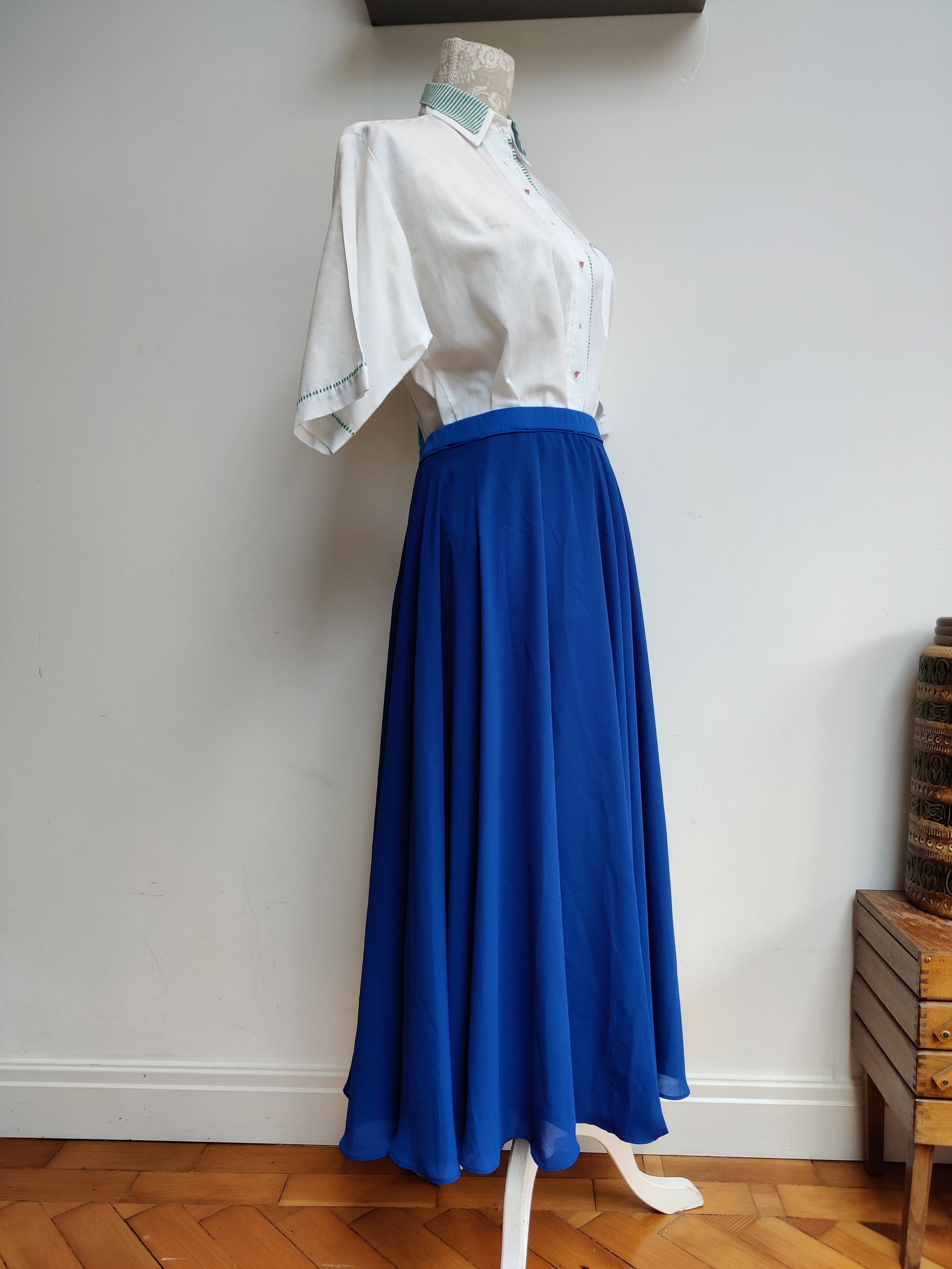 Blue flared skirt. 16