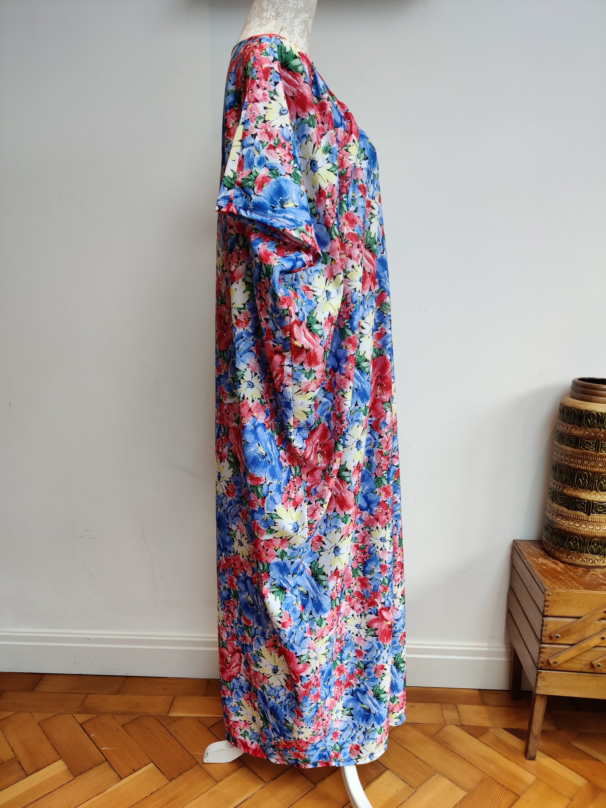 Fabulous vintage floral maxi dress. plus size