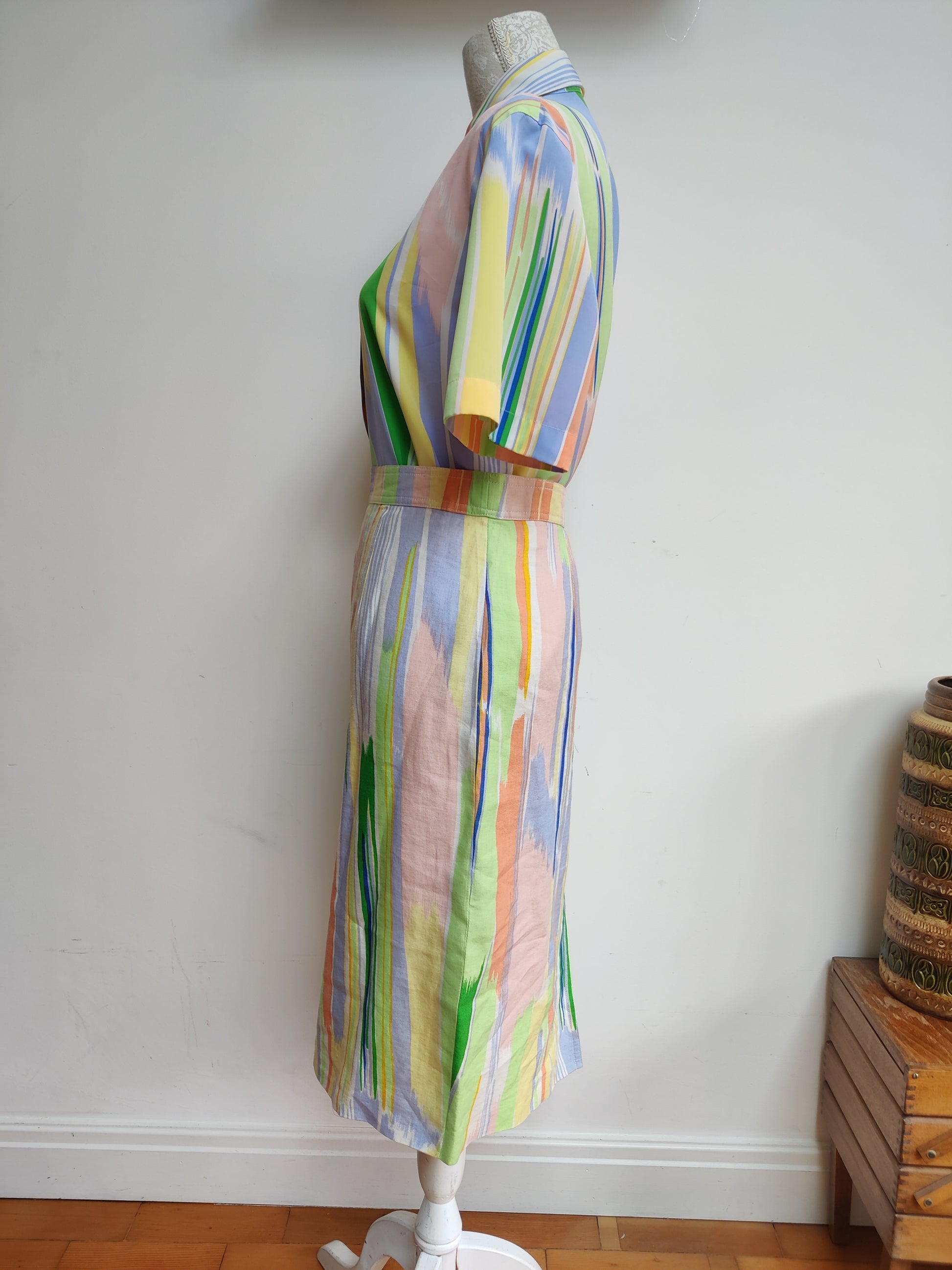 vintage Louis Feraud pencil skirt multicoloured.