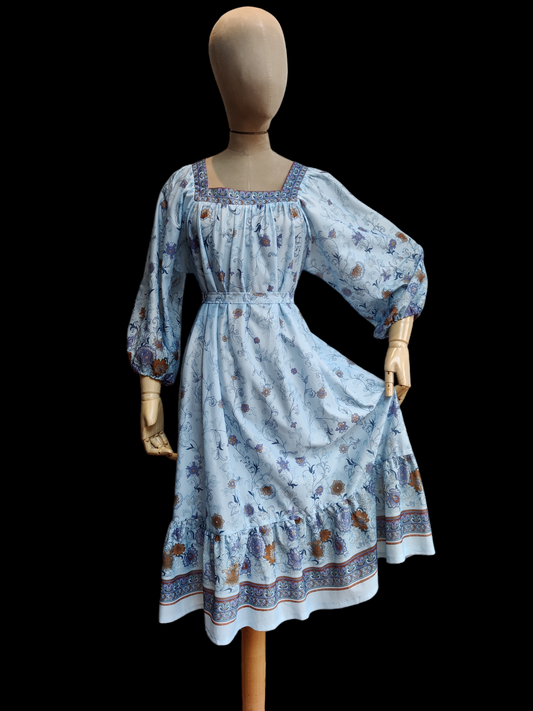 Beautifully versatile 70s blue midi dress