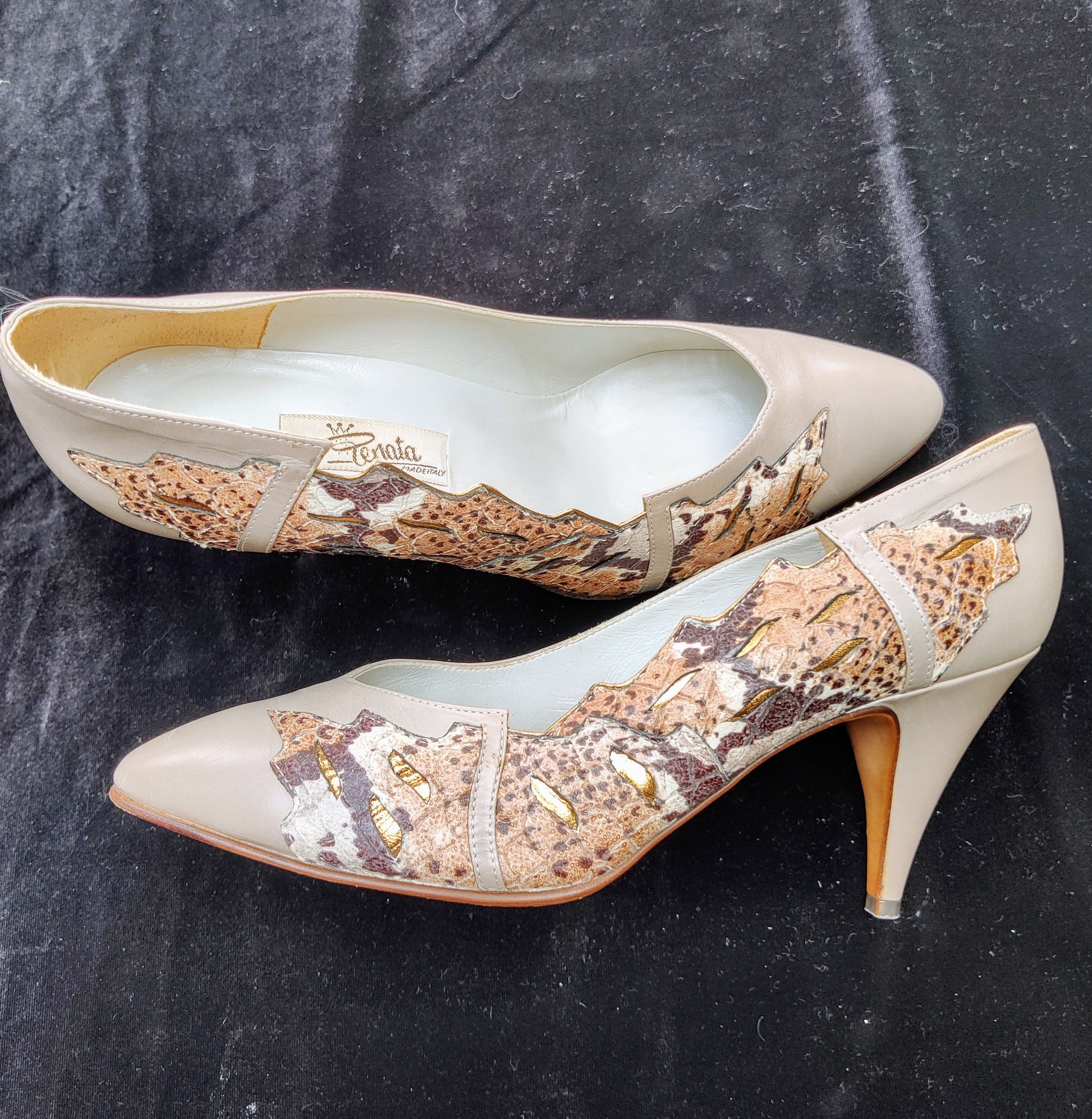 Size 5.5 high heels vintage design